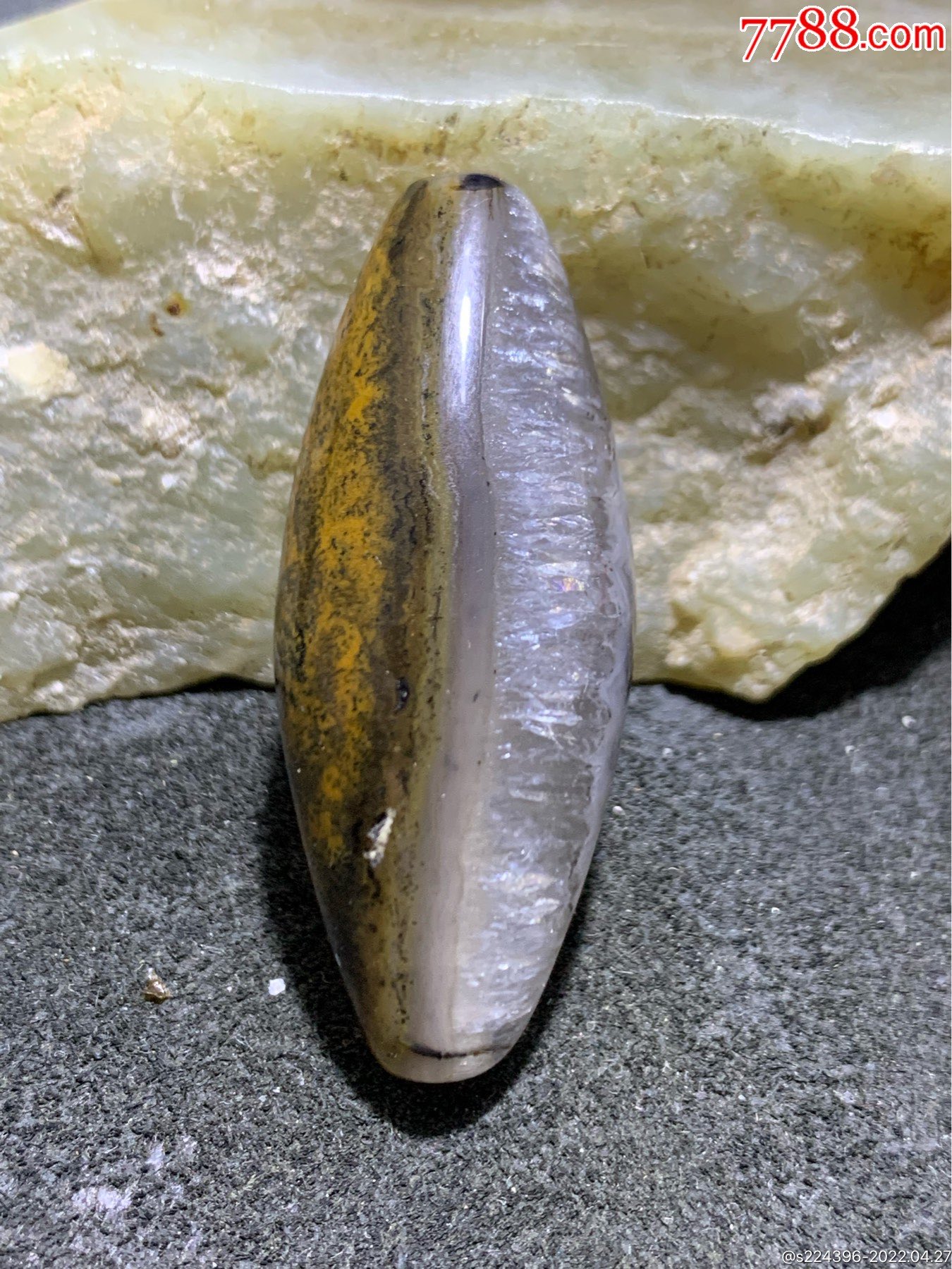 精美罕见天然冰飘黑烟料九眼页岩随形天珠一颗