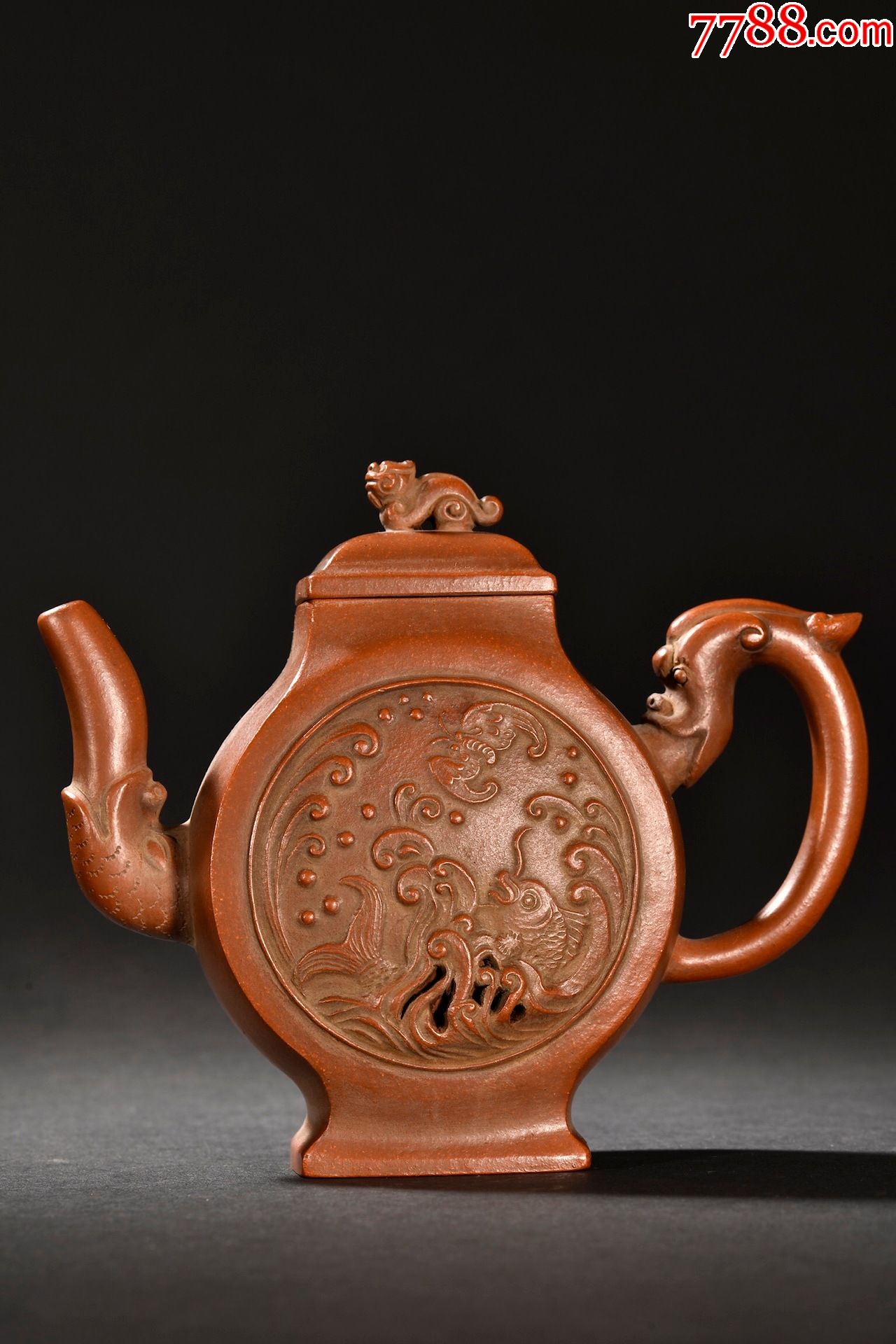 紫砂海水龙纹茶壶