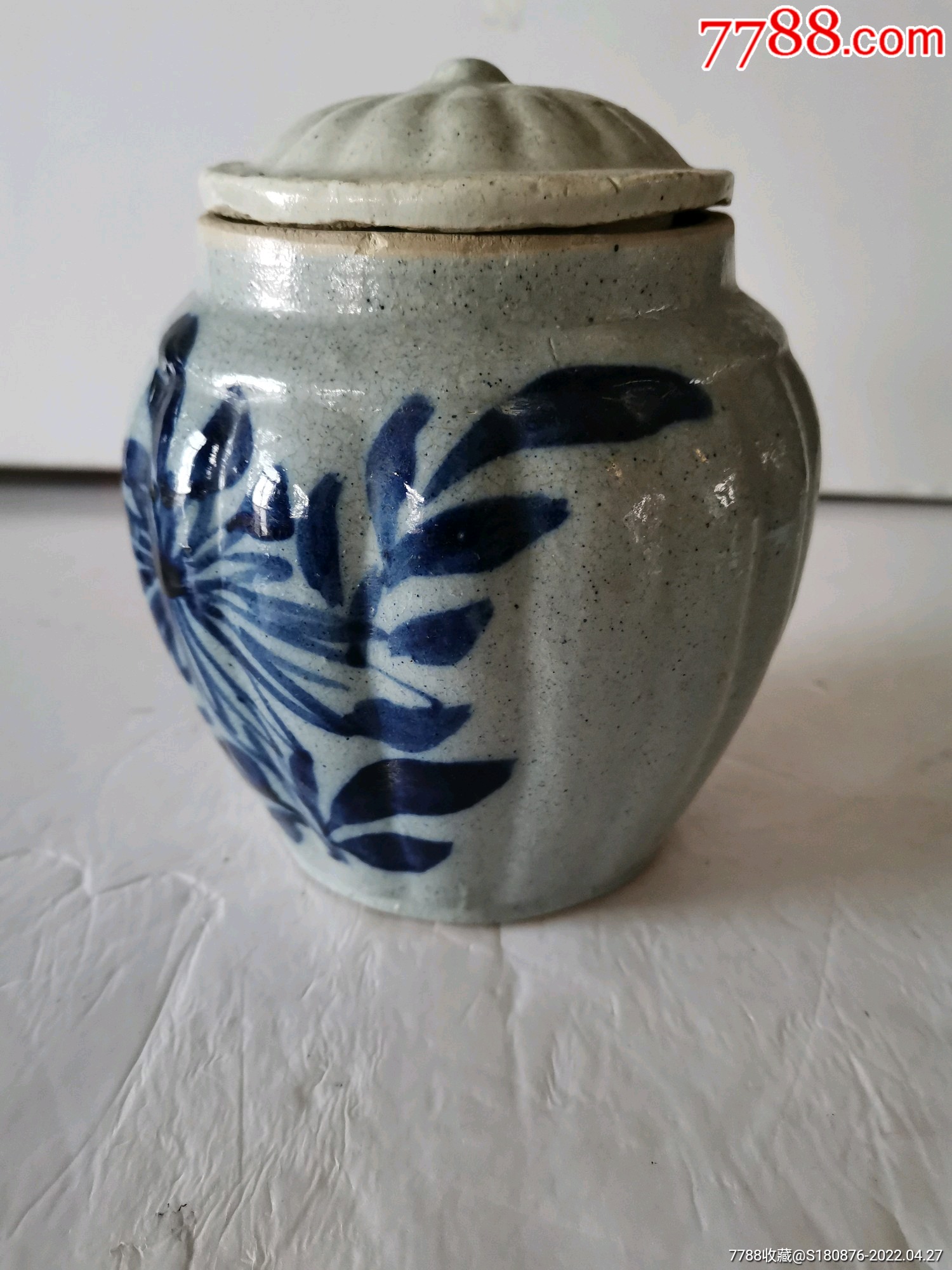 民国时期青花瓜棱罐1个