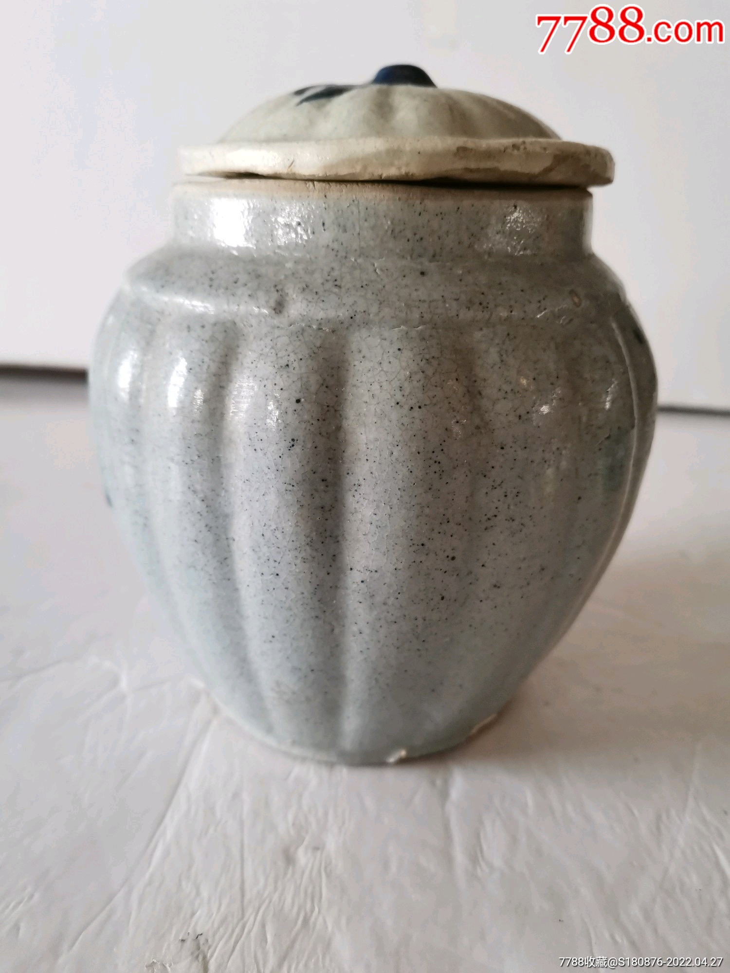 民国时期青花瓜棱罐1个