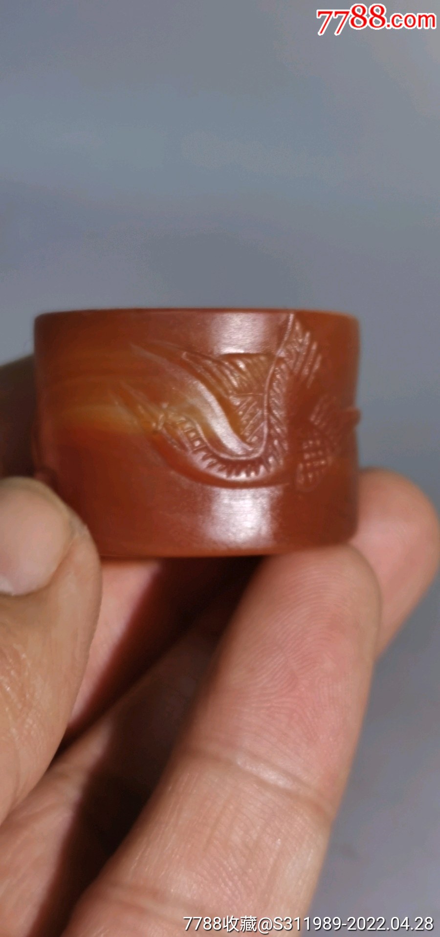 以前收的老玛瑙扳指有雕工包浆沁色浓厚辽金造型