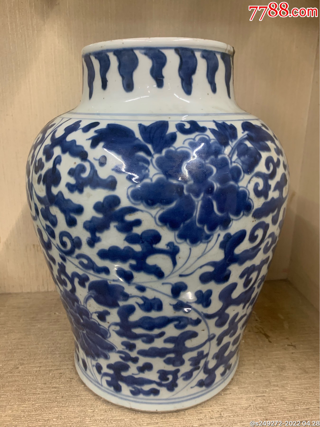 清早期顺治缠枝牡丹纹将军罐