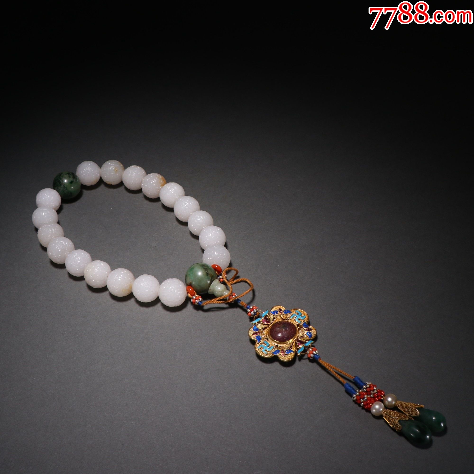 和田玉如意纹十八子手持