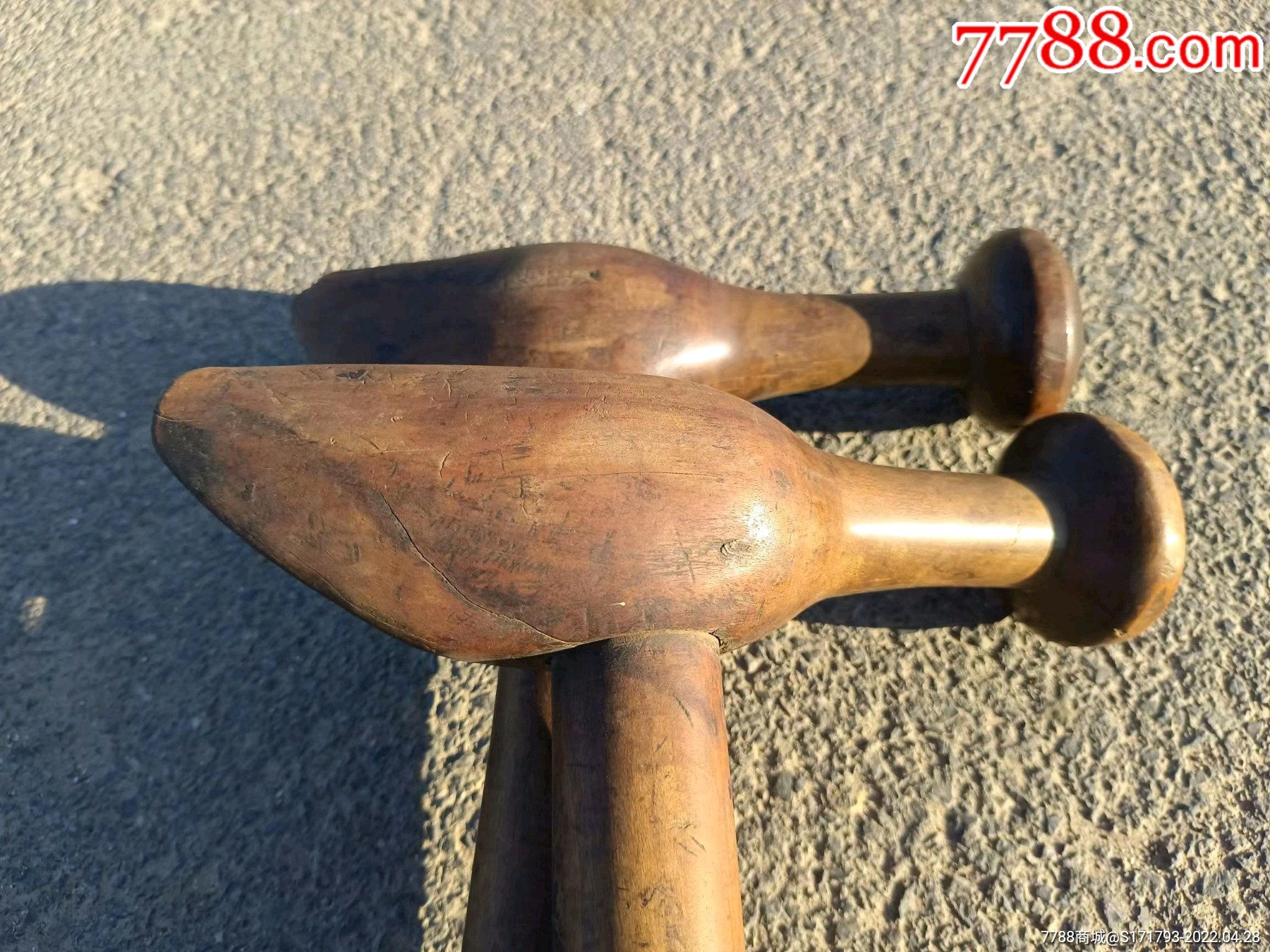 清代枣木冷兵器之王拐子一对包浆醇厚使用痕迹明显