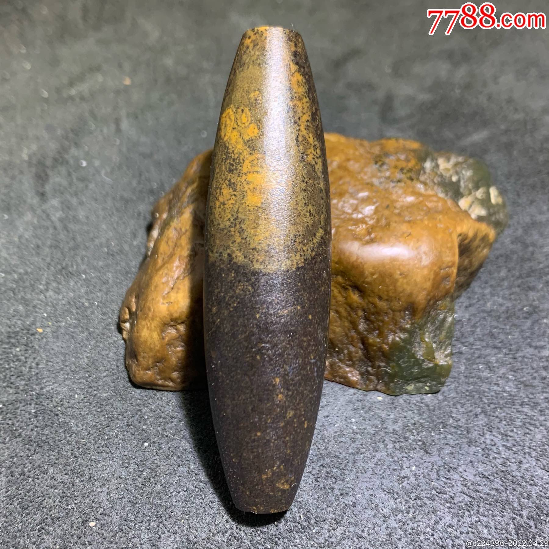 精美天然罕见鱼籽纹九眼页岩亚光大天珠一颗