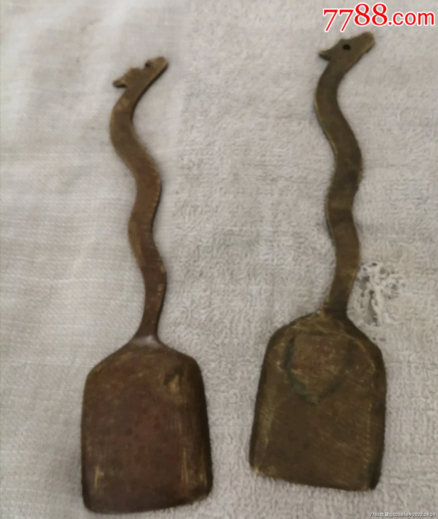 清代龙纹柄纯黄铜的香铲一对