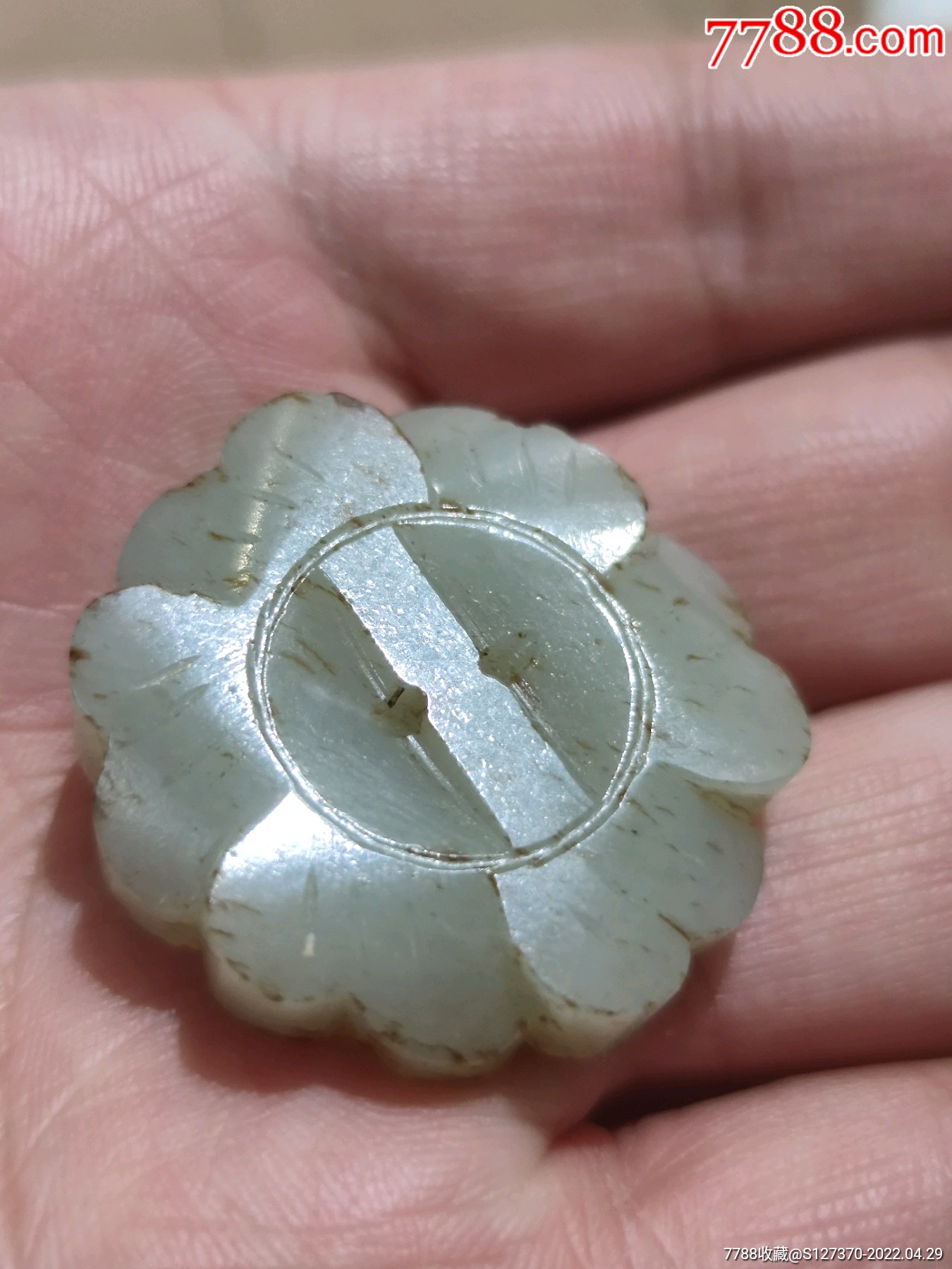 旧藏明代和田玉籽料小将军扣一口价满身牛毛沁品相完好包浆自然漂亮