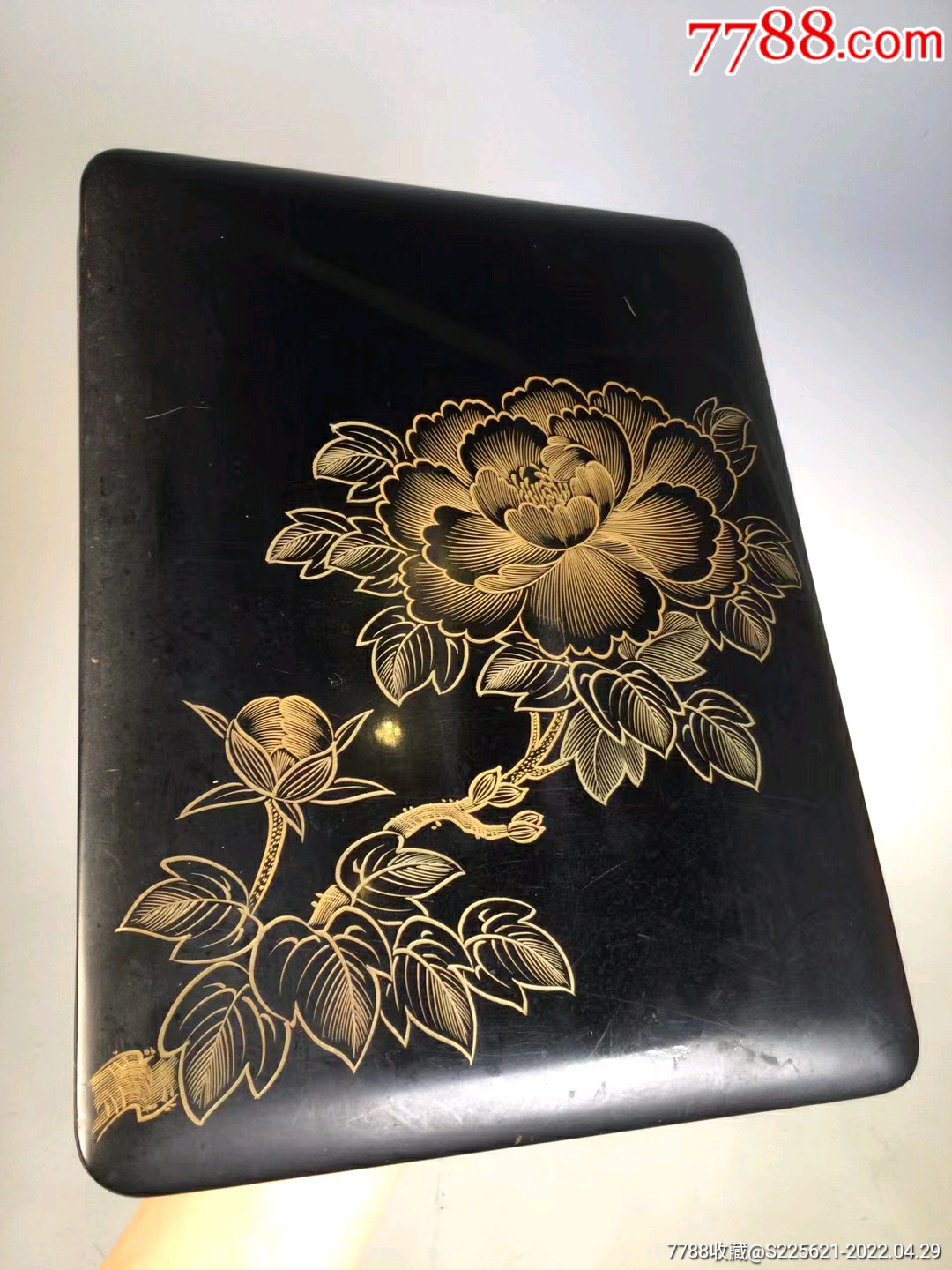 解放初木胎大漆雕刻填彩牡丹纹文房盒