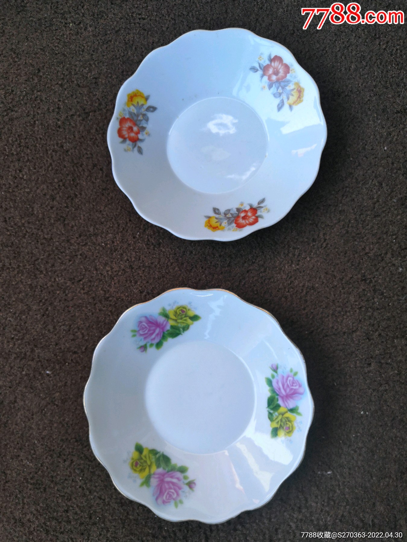 少70年代景德镇花卉小碟2只