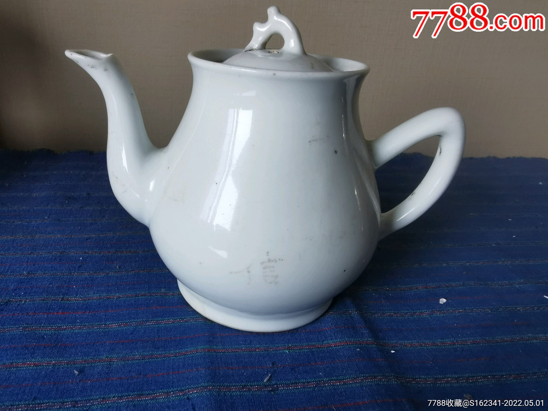 一把民国全品单色釉茶壶