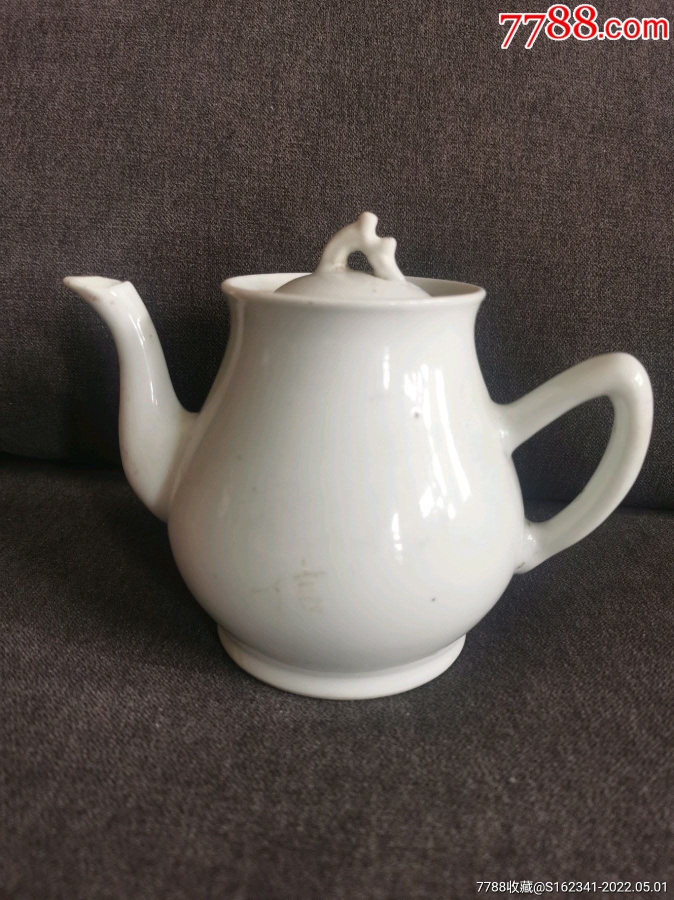 一把民国全品单色釉茶壶