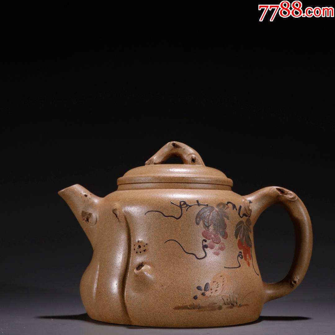徐建国款紫砂葡萄纹树桩茶壶