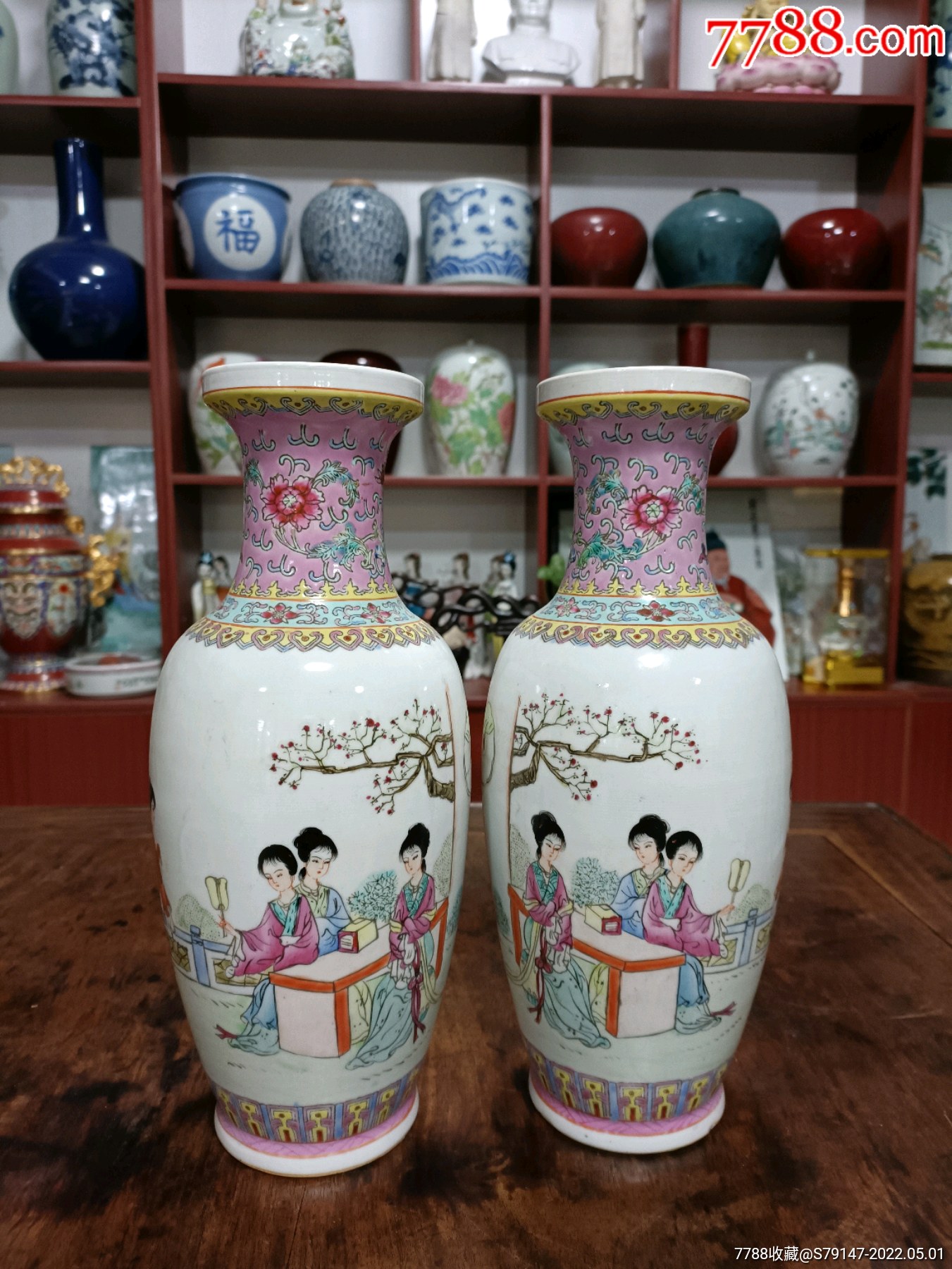 艺术瓷厂重手绘仕女纹对瓶