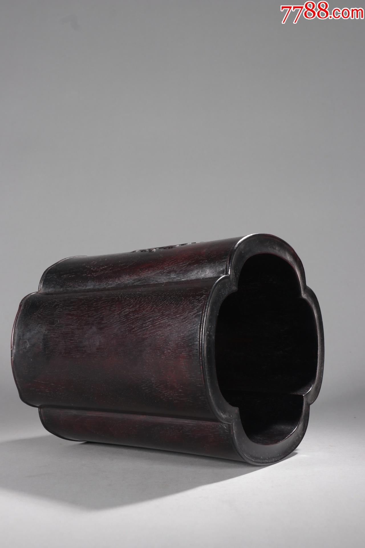 紫檀木海棠形螭龙纹笔筒