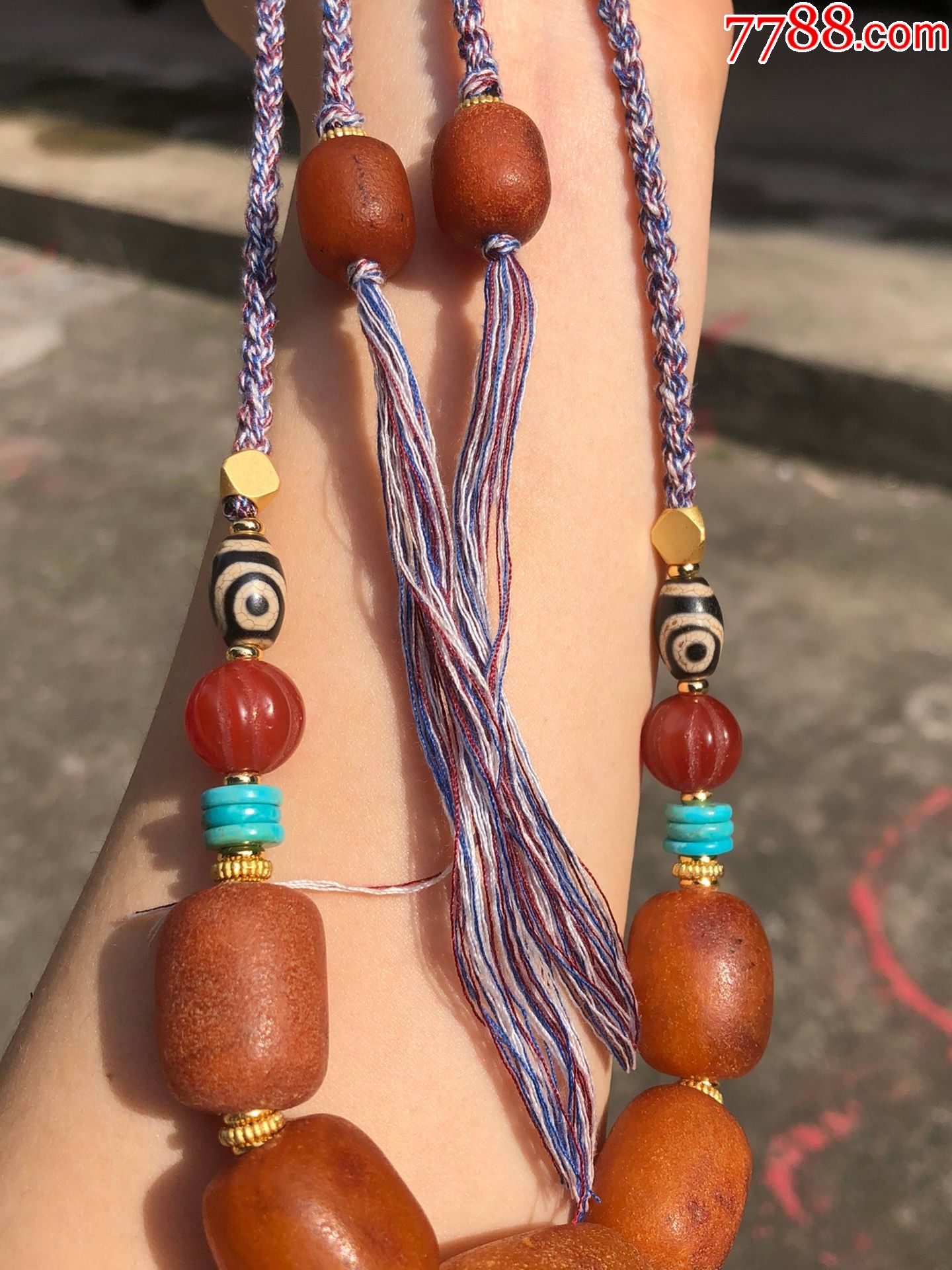 藏传百年老蜜蜡桶珠项链