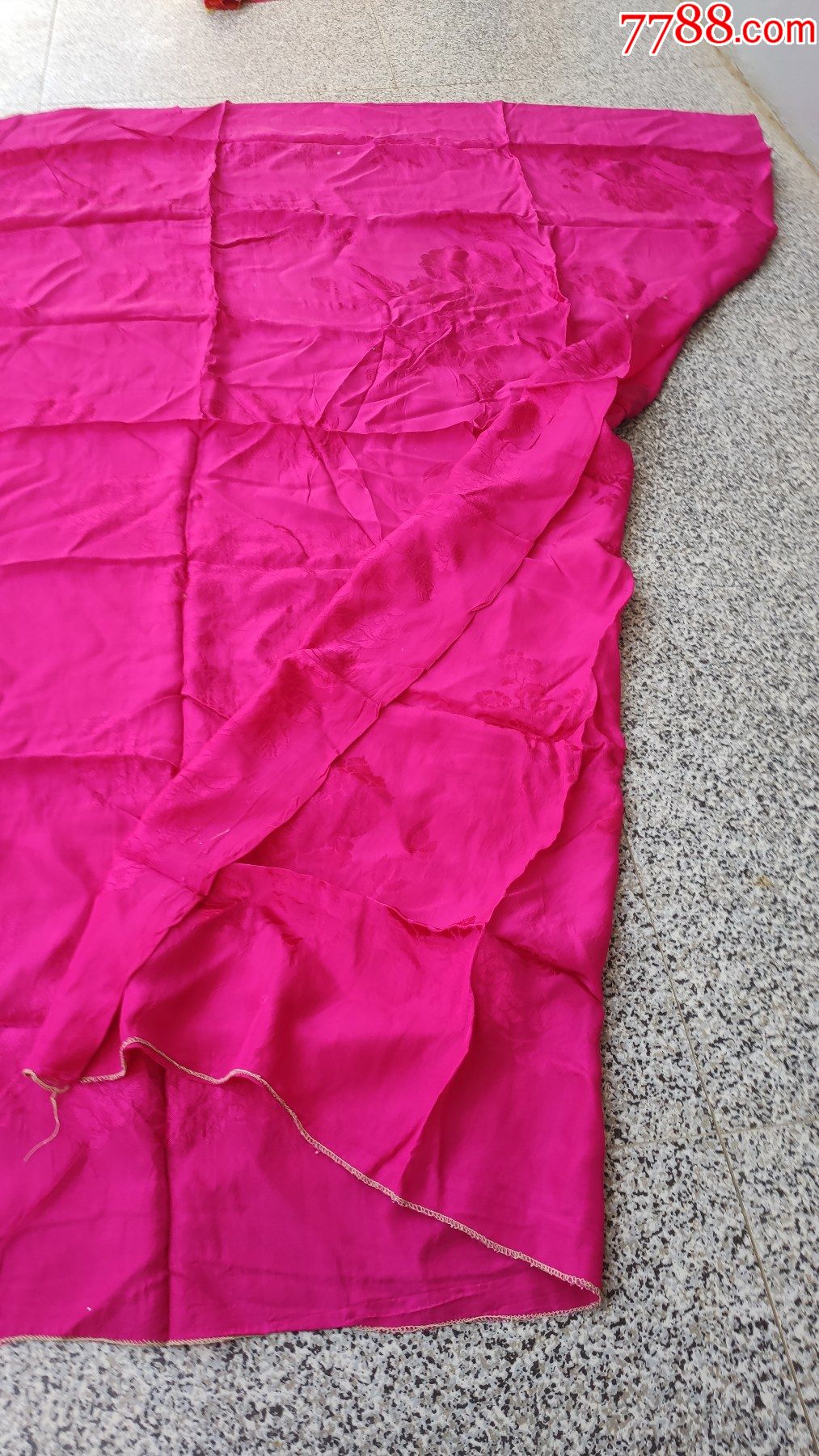 家居布艺旧床单被套收藏老丝绸缎子被子面一件红色花卉图案