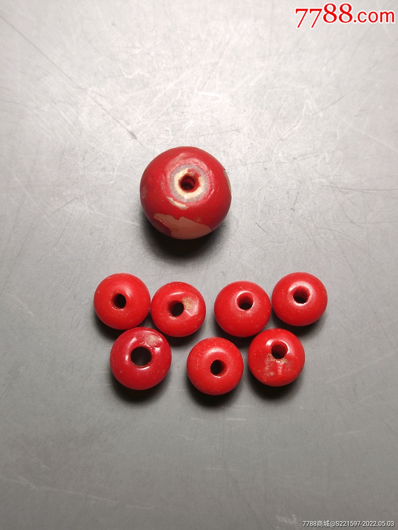 清代樱桃红琉璃配珠