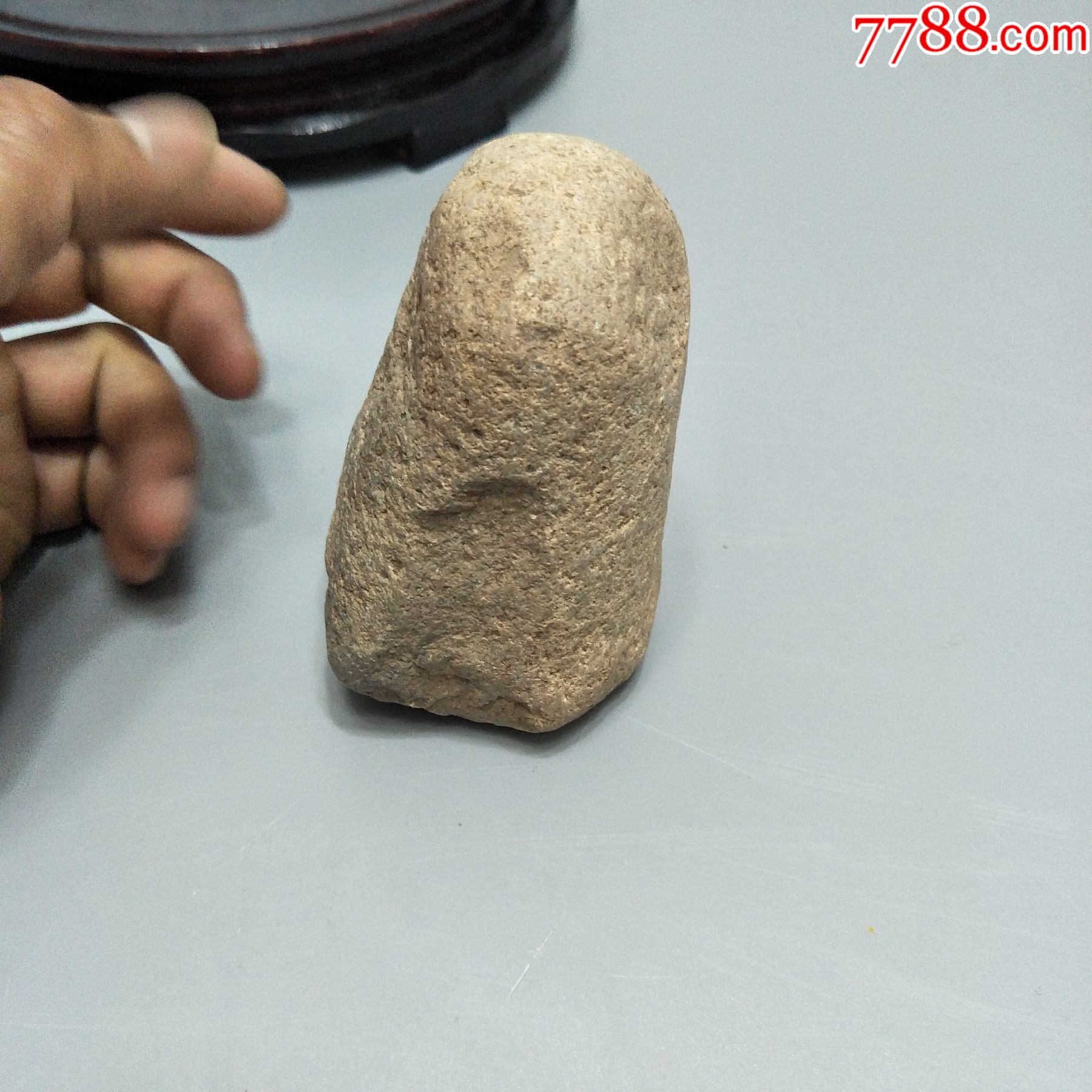 远古石器石锤古人用砸坚果类用的包老包快