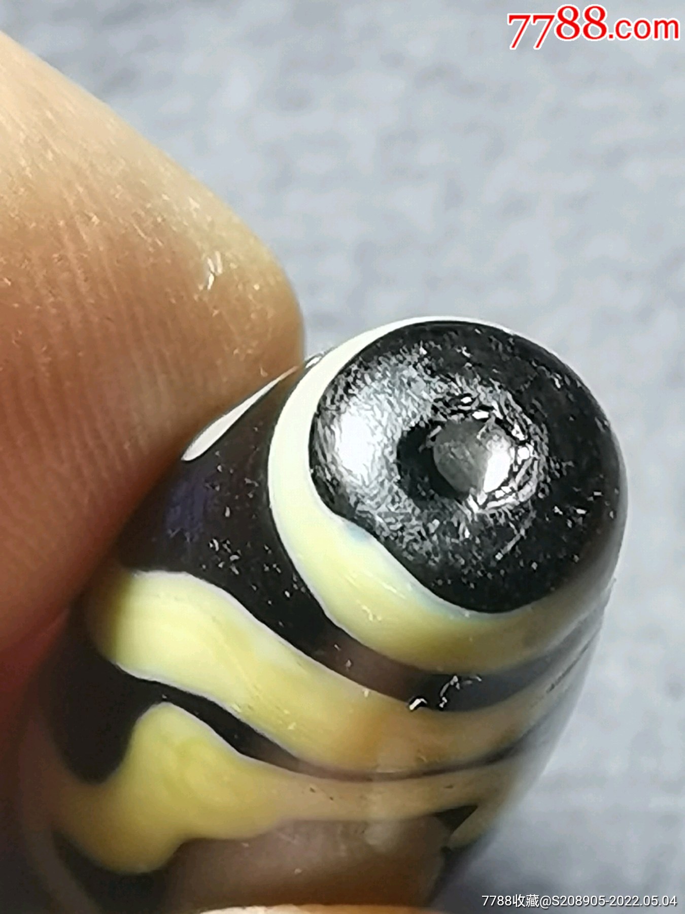 藏区老琉璃天珠