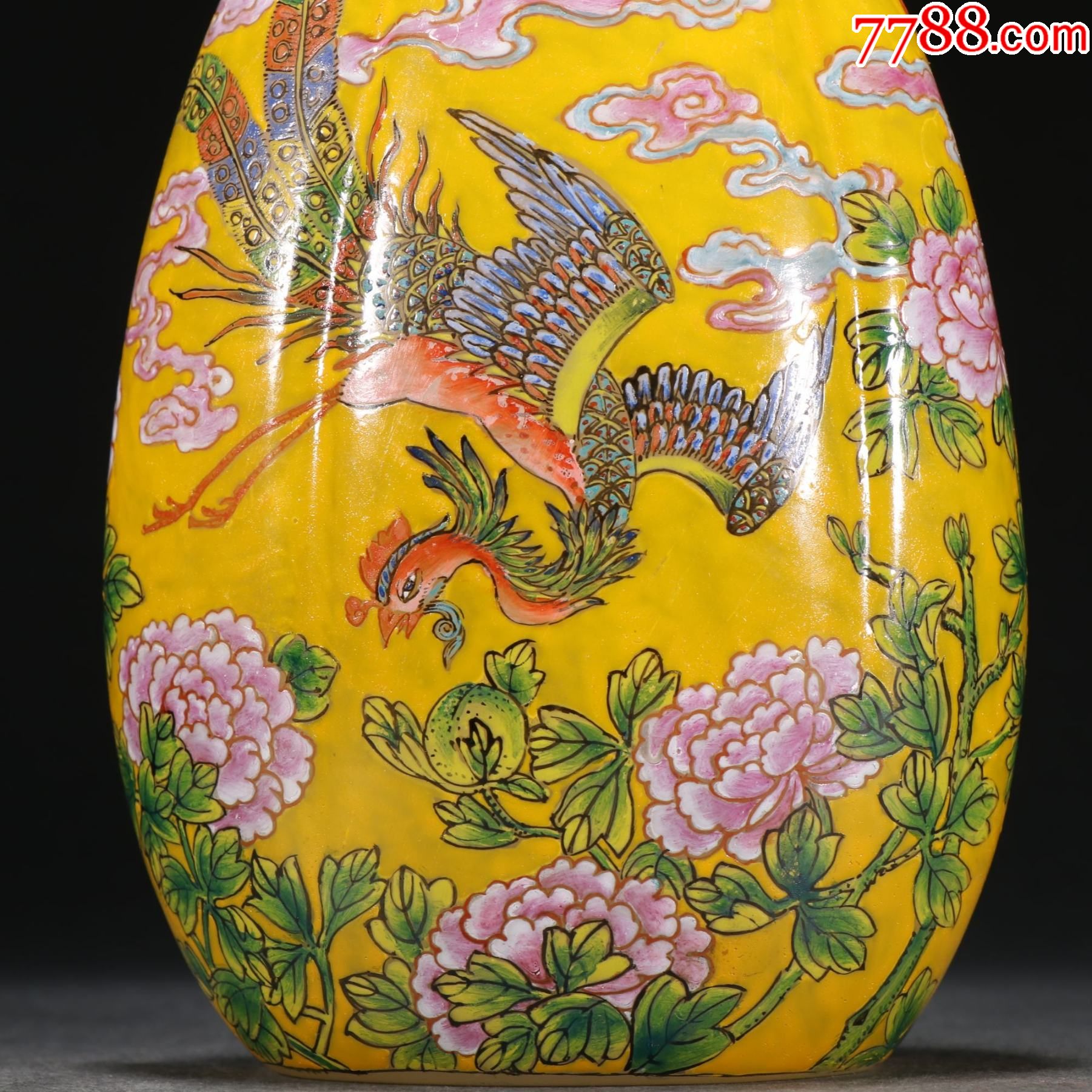 料胎画珐琅凤凰牡丹包袱瓶