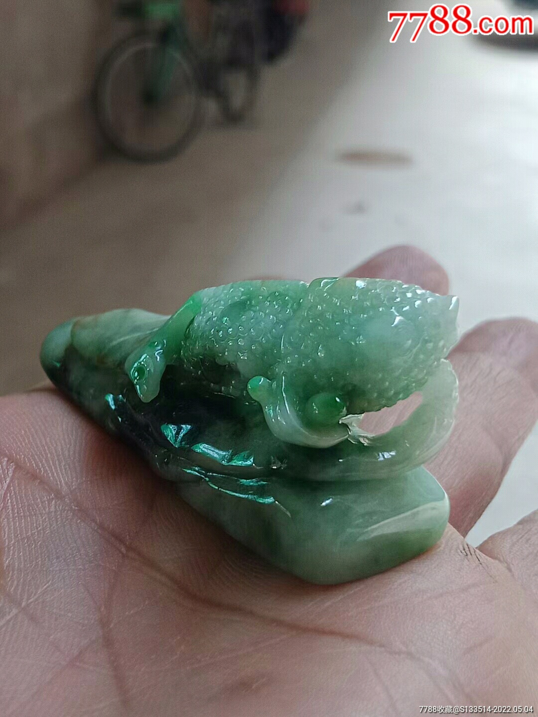 缅甸翡翠20652a阳绿变色龙摆件送证书