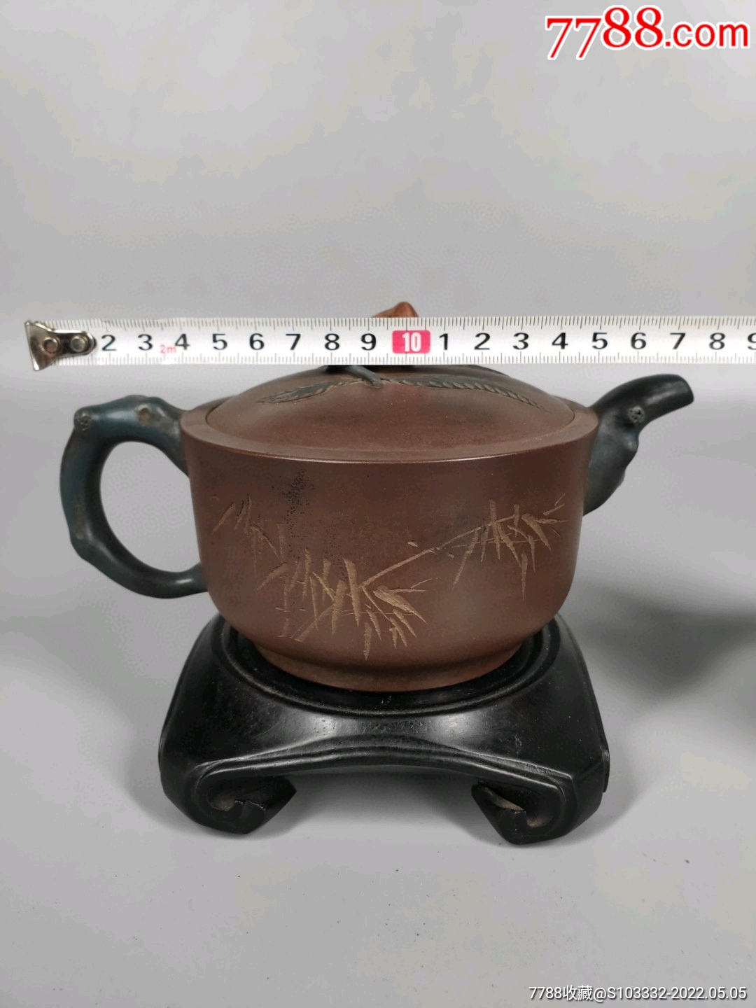 民间收到民藏民国时期范大生制大生盖款多色土寿桃老紫砂壶一把包浆