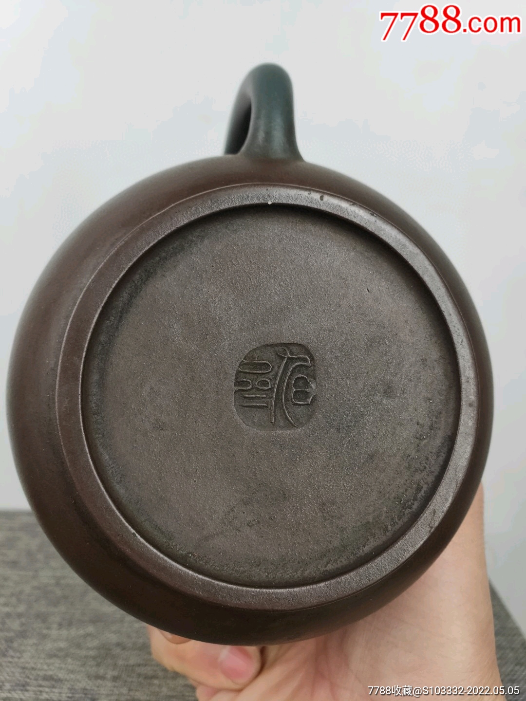 民间收到民藏民国时期汪宝根旭斋底款多色土寿桃老紫砂壶一把包浆醇