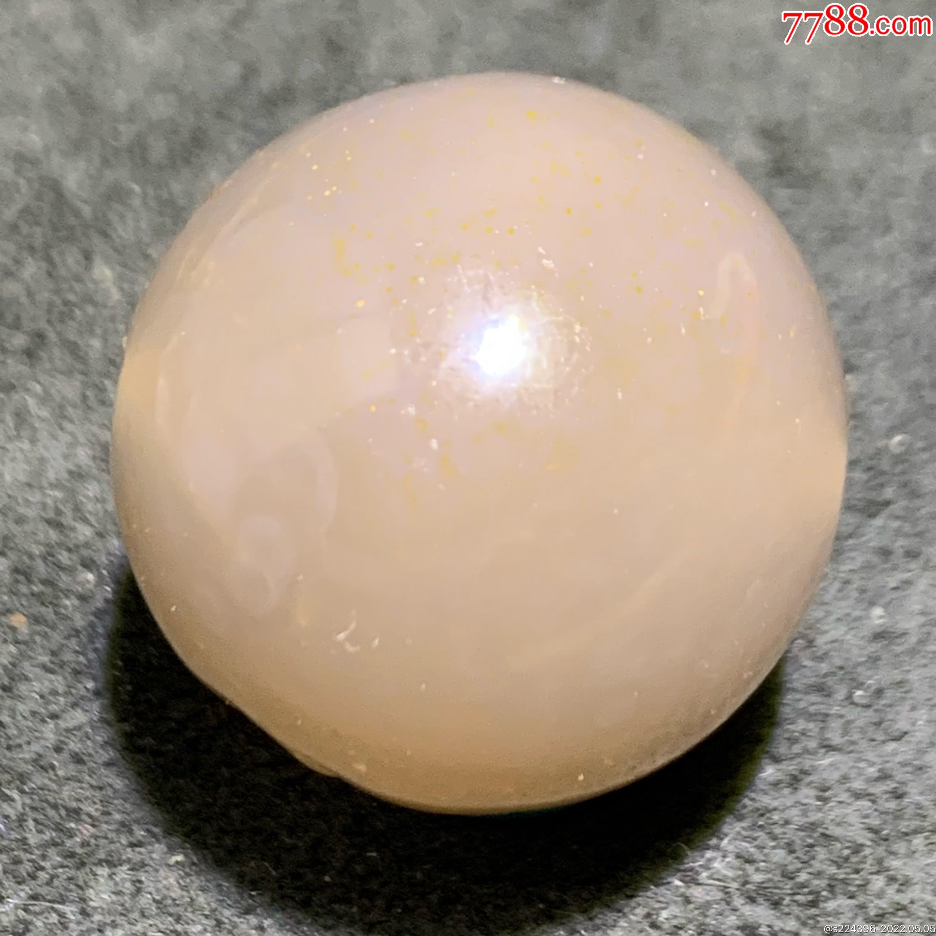 精美高润度冻料飘金沙鸡油黄蒙料战国红雕刻富贵有鱼珠子一颗