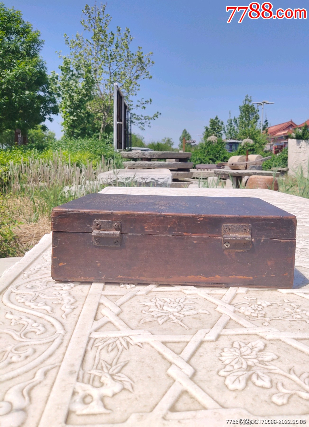 清代柬匣又叫礼盒古代人结婚做喜事送亲或迎亲用的里面放婚贴喜帖礼金