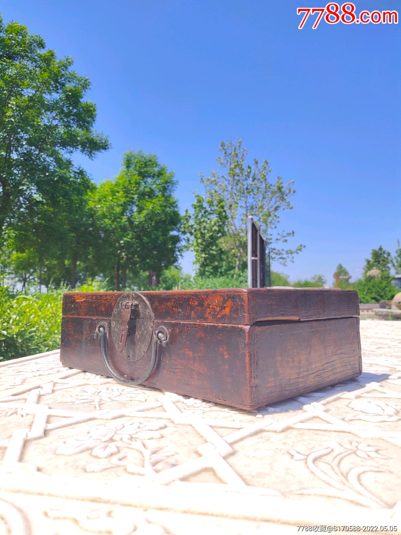 清代柬匣又叫礼盒古代人结婚做喜事送亲或迎亲用的里面放婚贴喜帖礼金