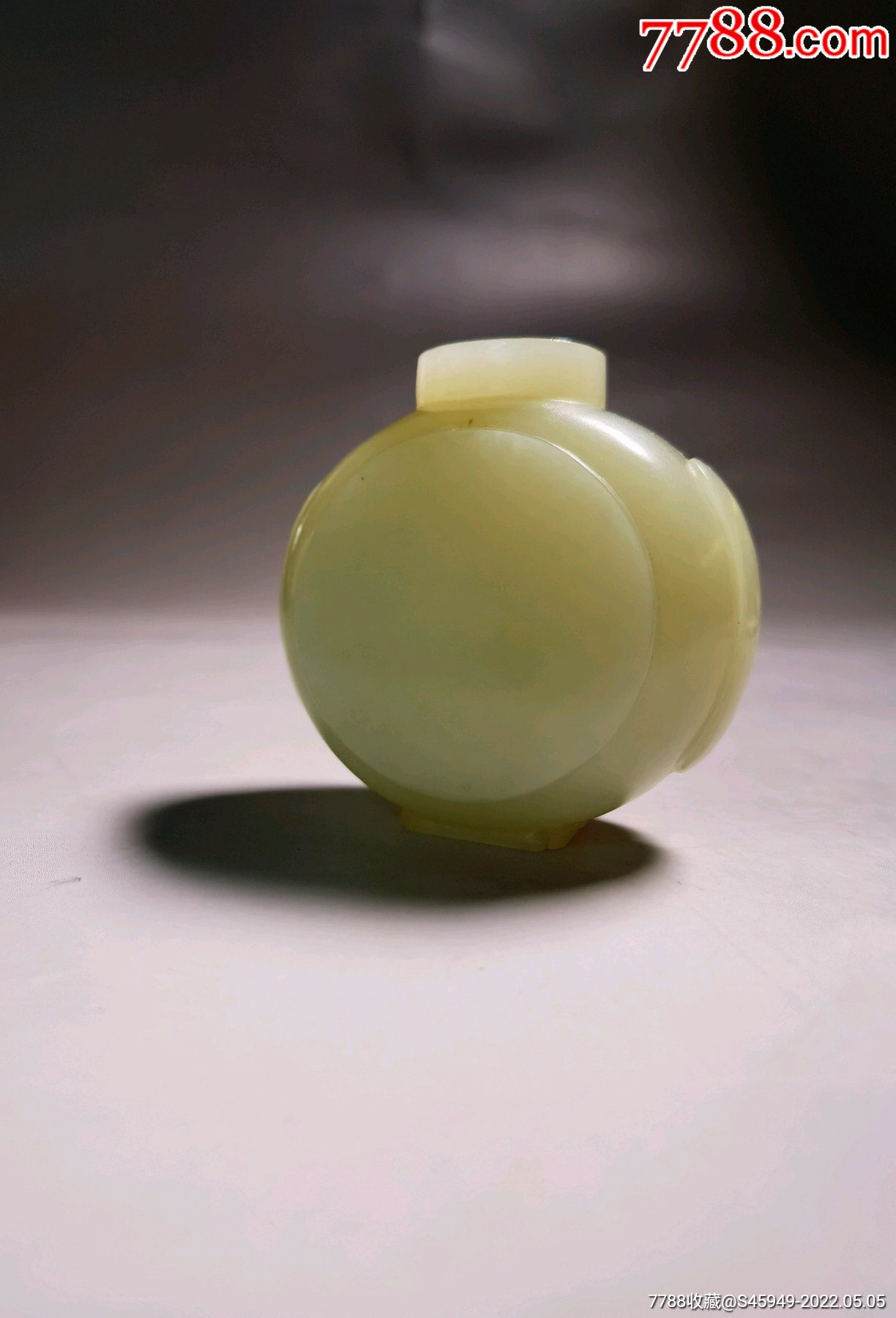 清代清白玉鼻烟壶