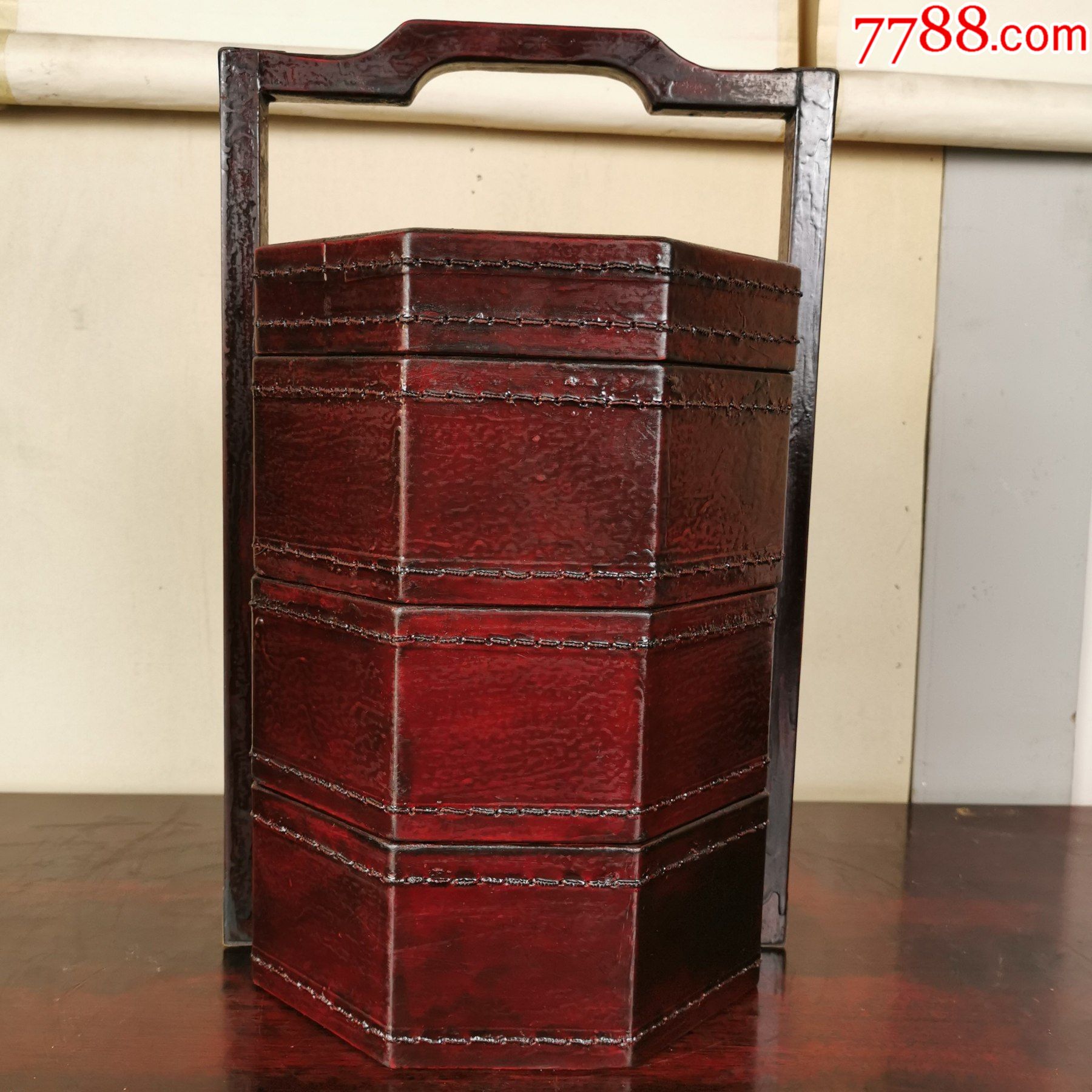 带款八角三层皮食盒