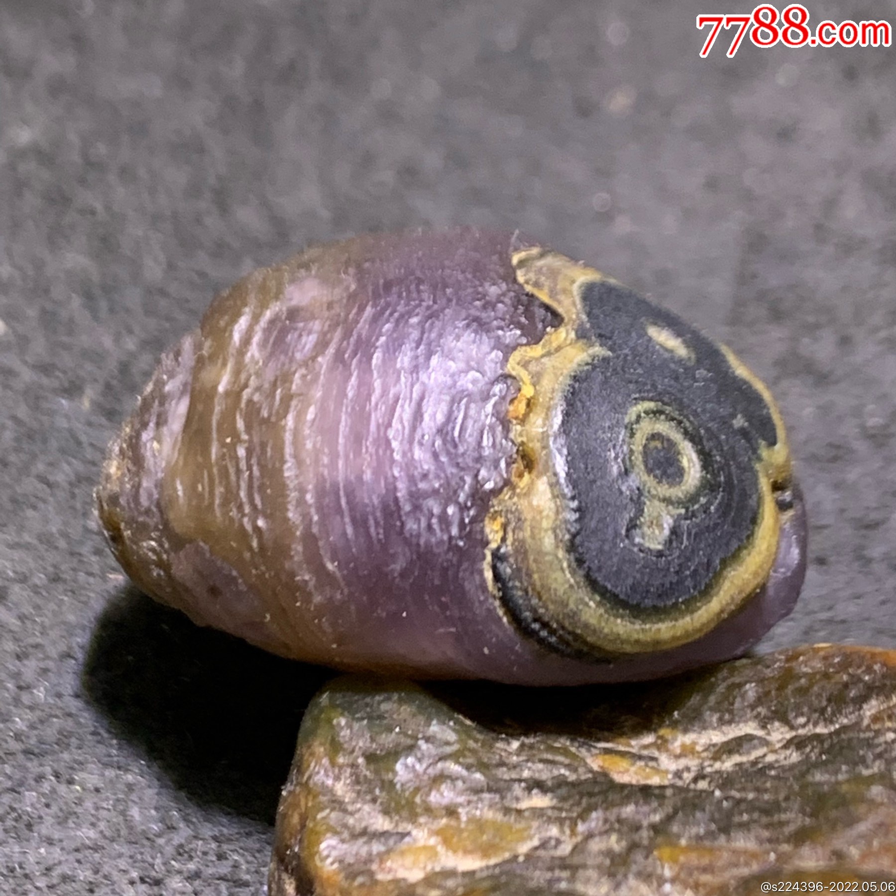 精美紫罗兰料眼石原石一颗仅此一颗
