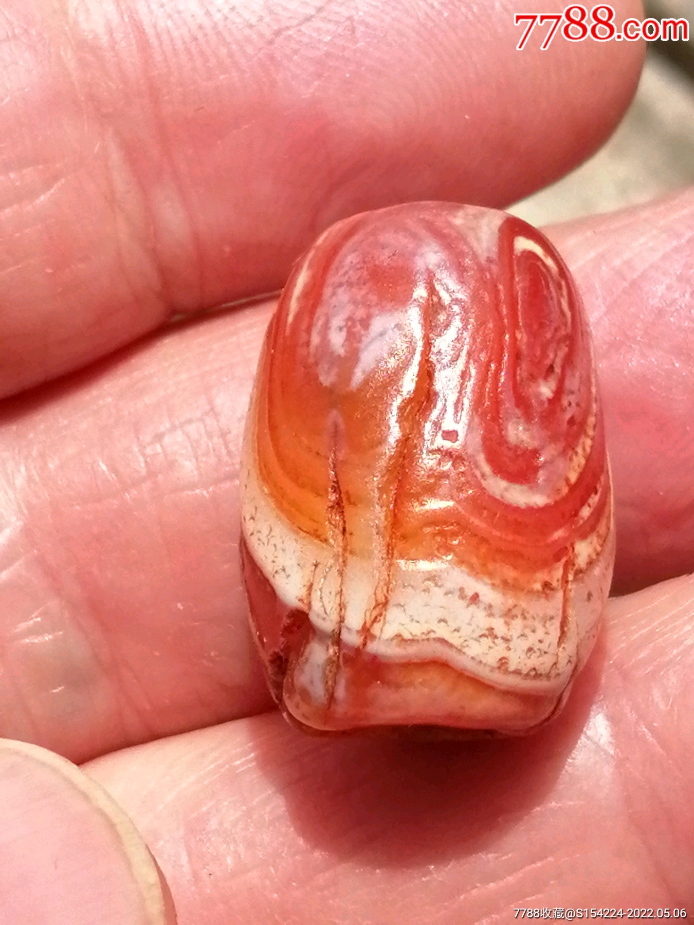 辽金时期红色缠丝玛瑙珠子