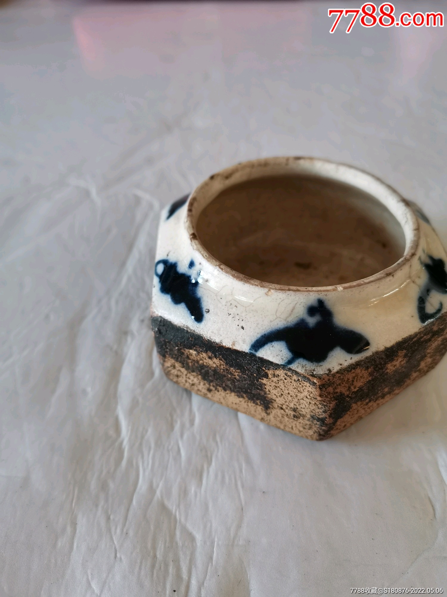 清代可以滑火柴的烟灰缸1个