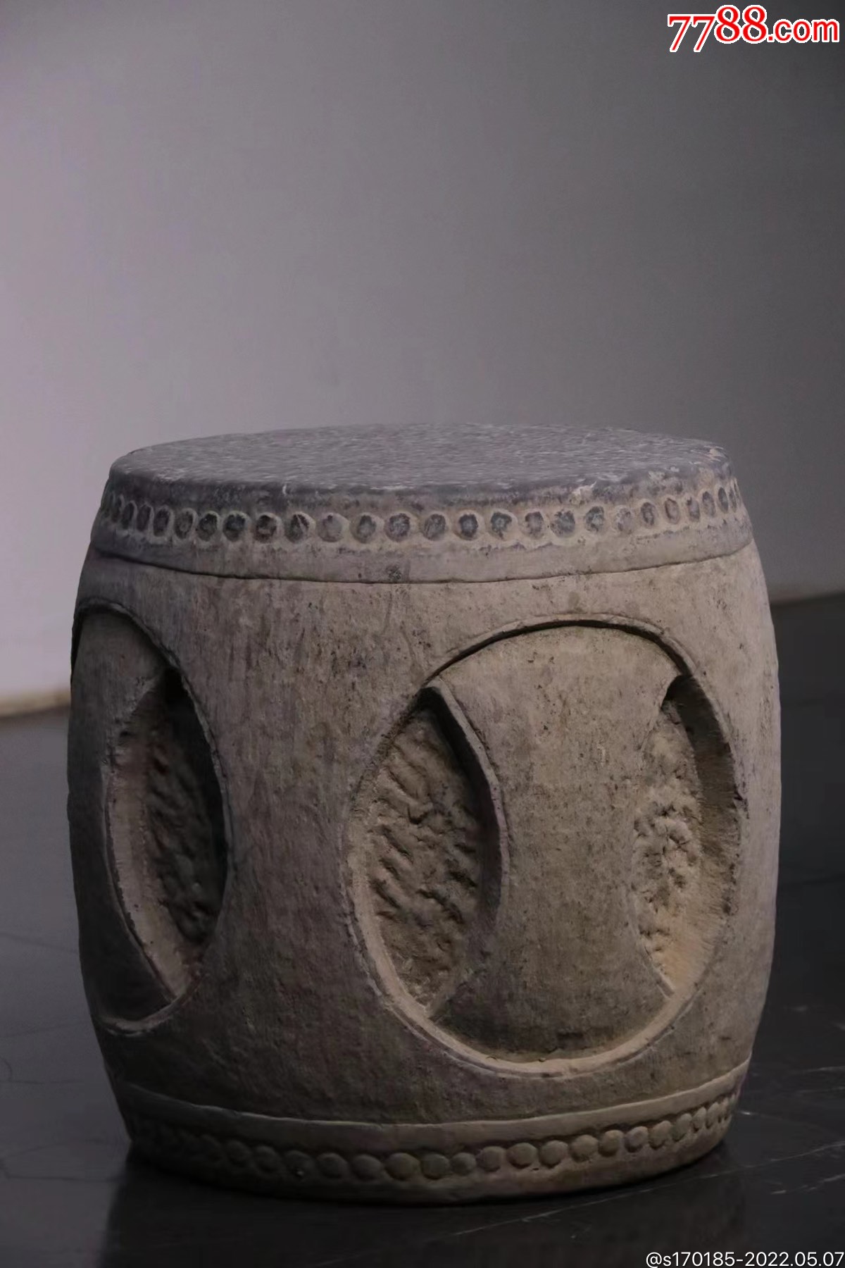 清代绣墩鼓墩尺寸腹径45高42黑青石器型硕大石鼓浑圆饱