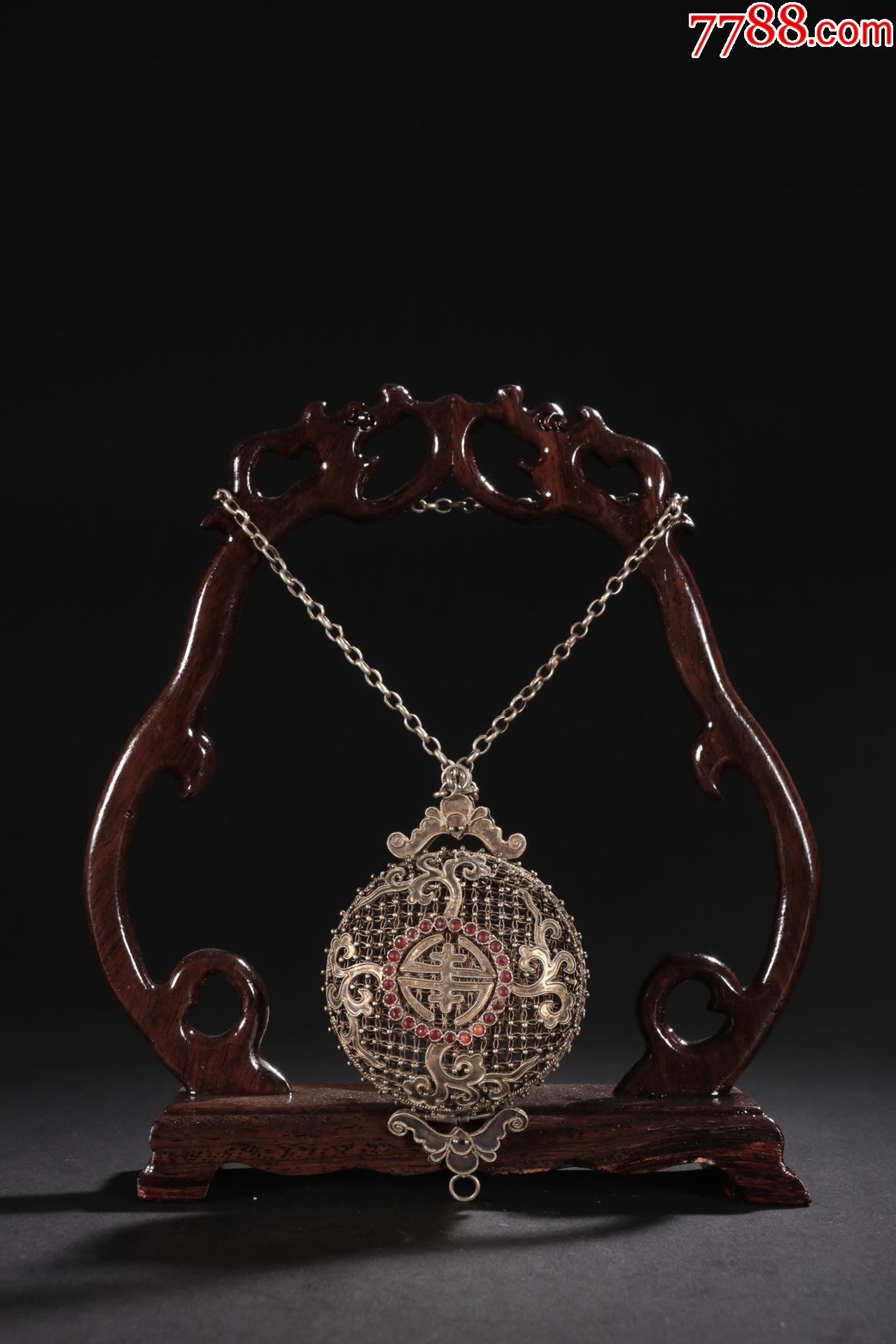 银鎏金寿字香囊