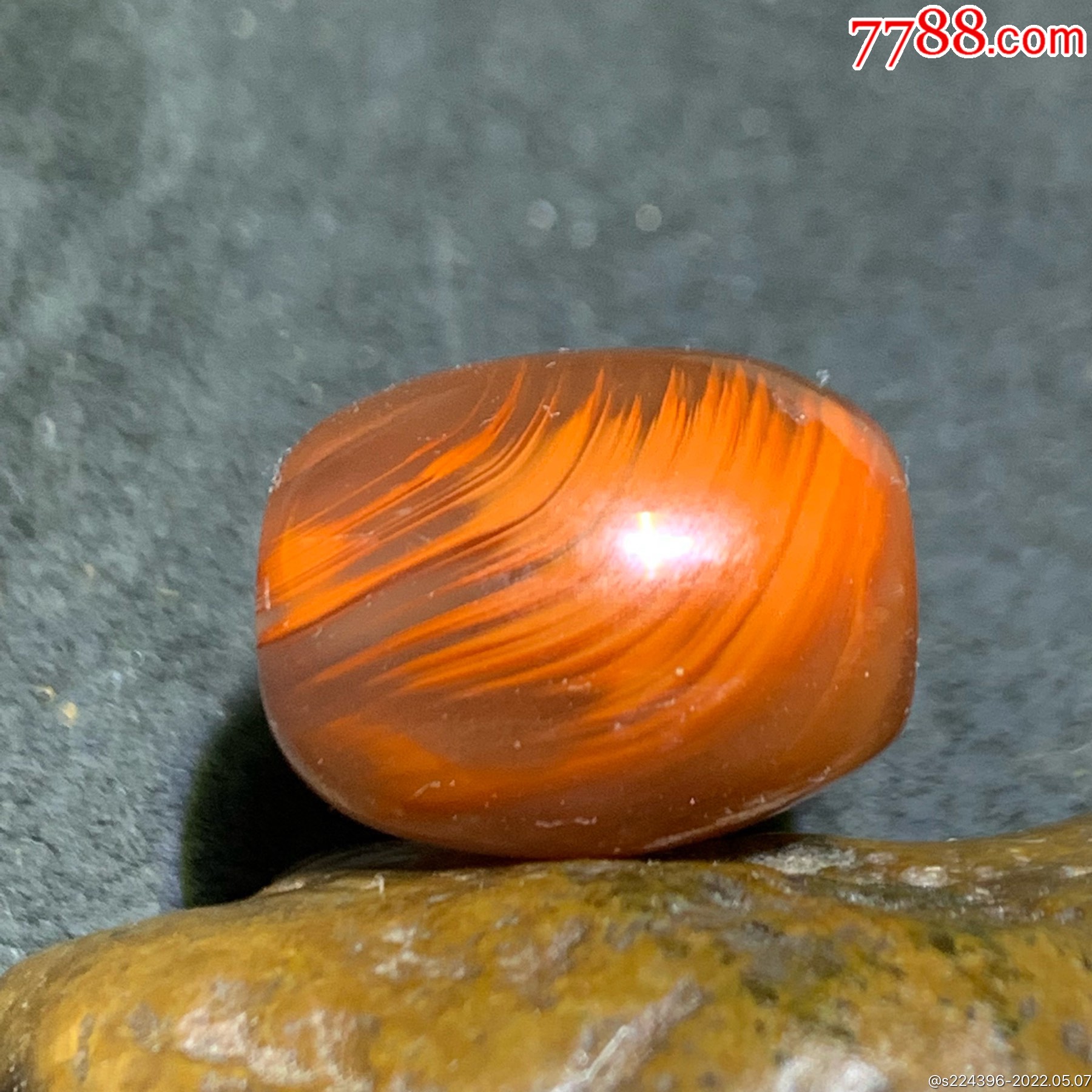 川料南红玛瑙火焰纹佛头三通一套