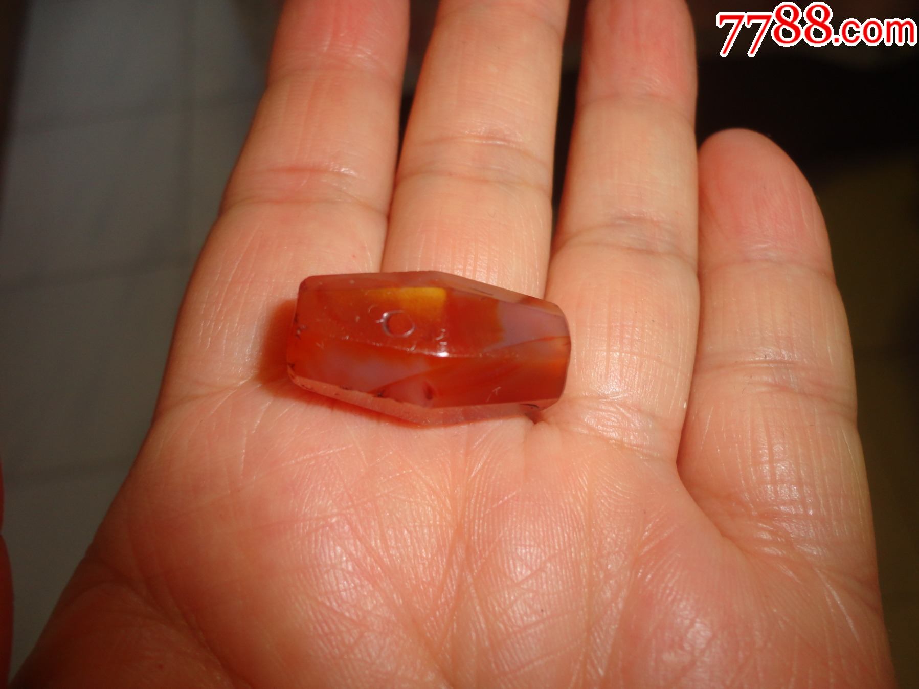 辽金红玛瑙多棱桶珠