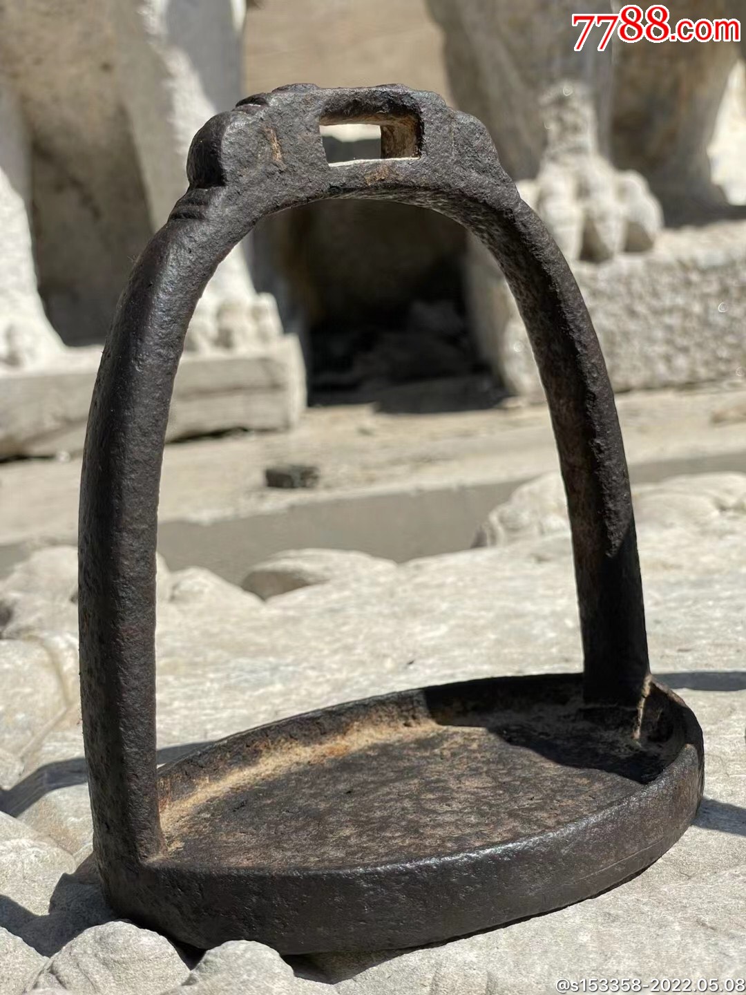 解放前骑马用的马蹬一对铸铁