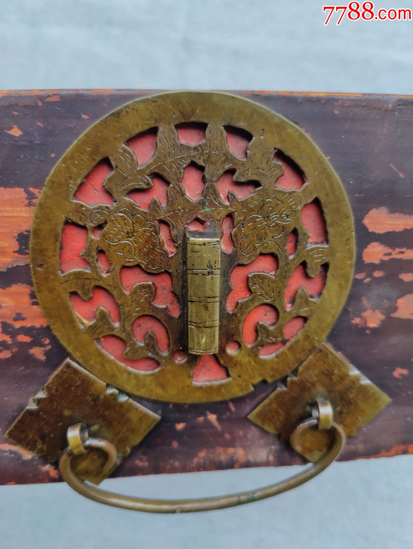 清代老黄铜抽屉铜拉手铜片雕刻富贵牡丹花中间竹节固定