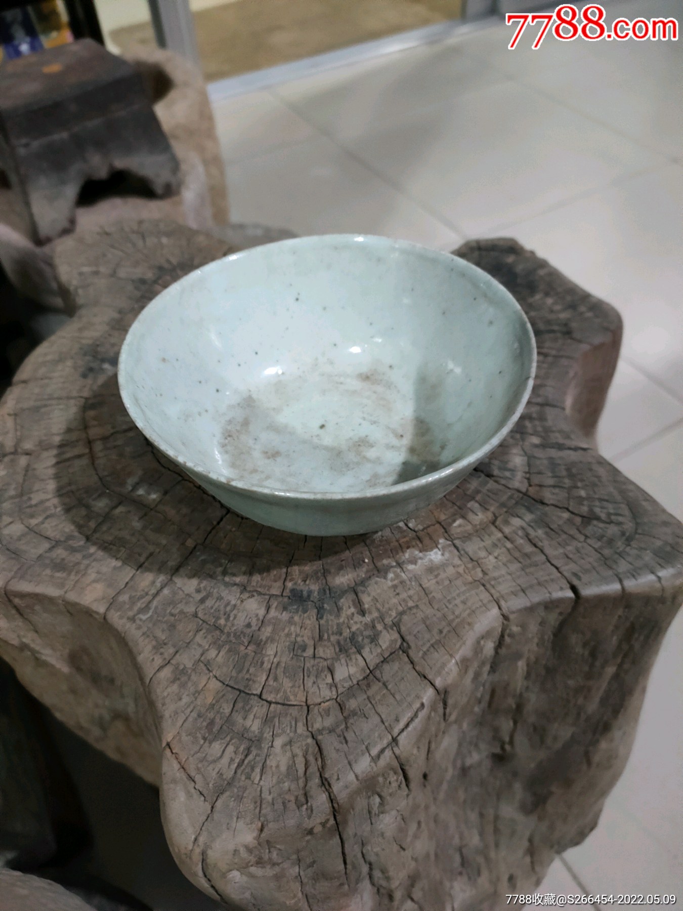 清代龙泉窑豆青碗