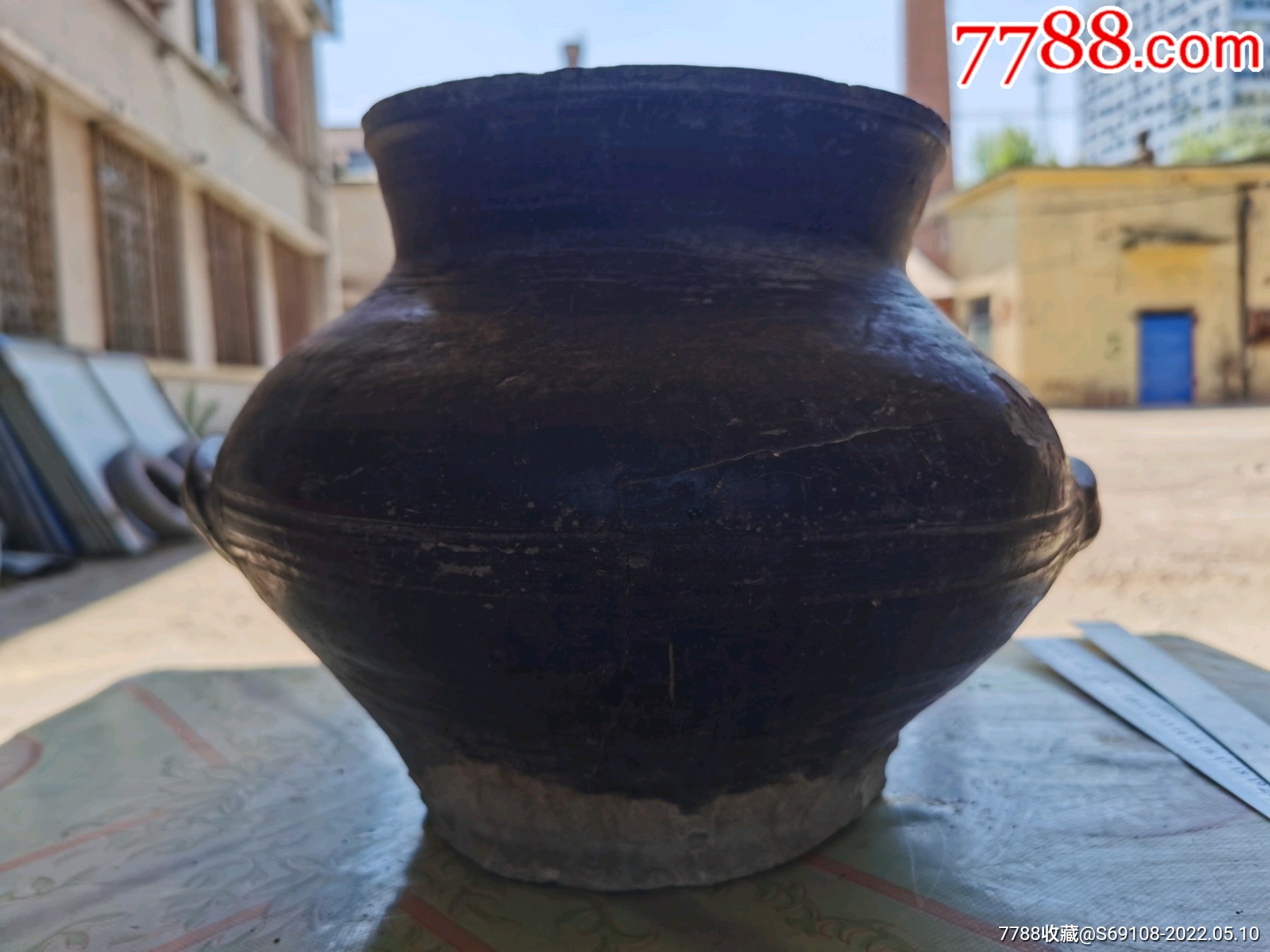 朝鲜族黑泥顶水罐