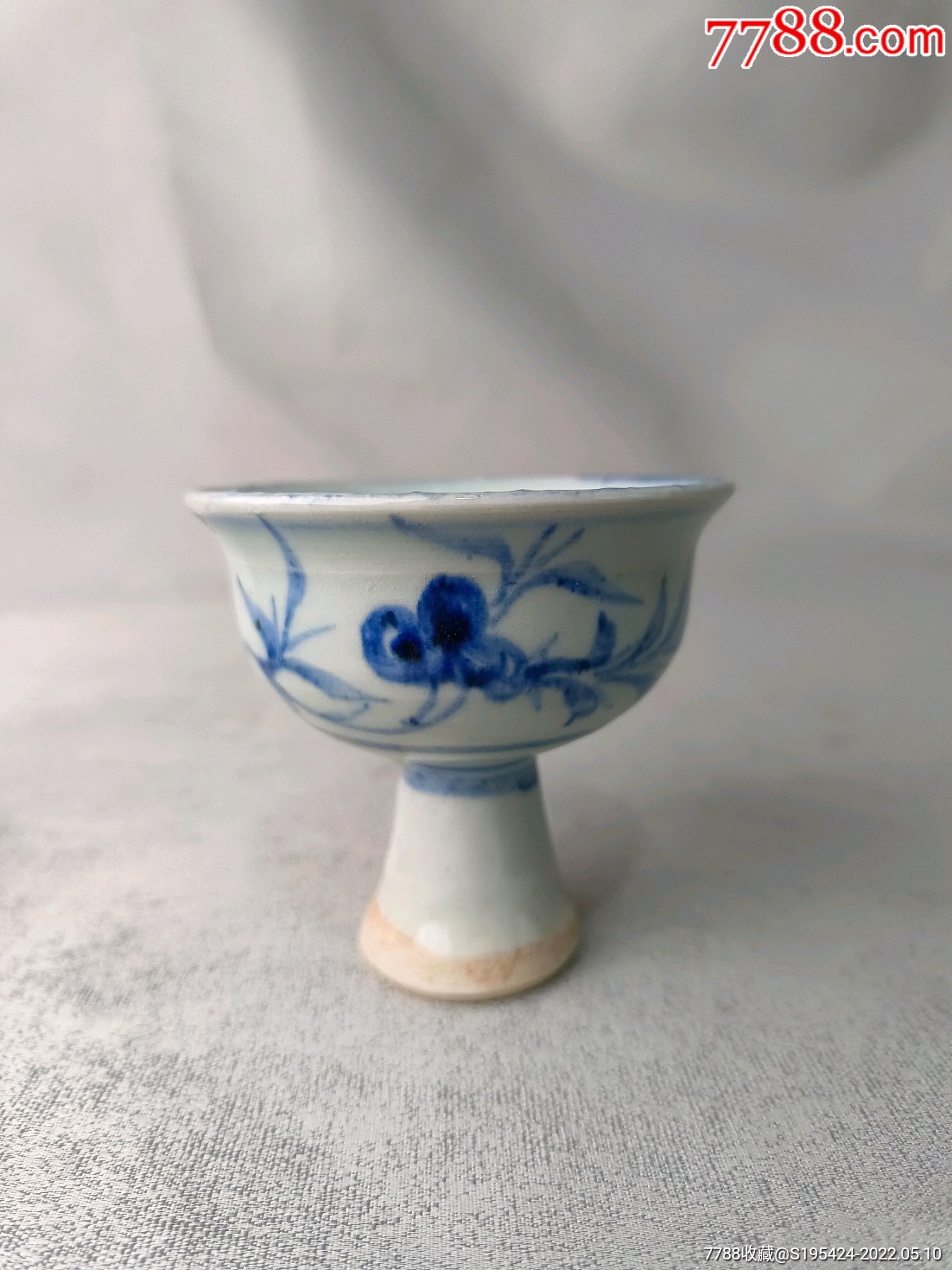 明代青花高足杯