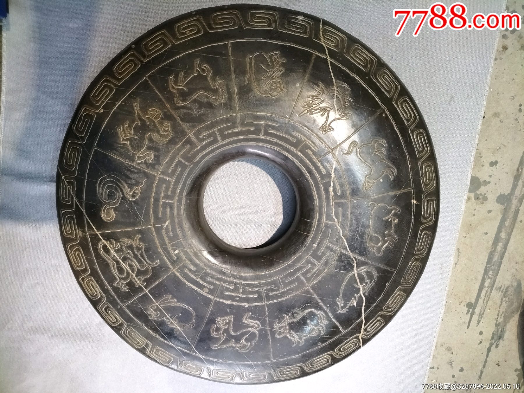 红水河出土的古代石器图片