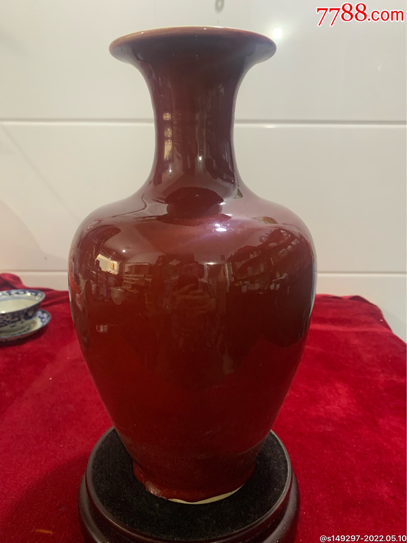 祭红釉敞口花瓶