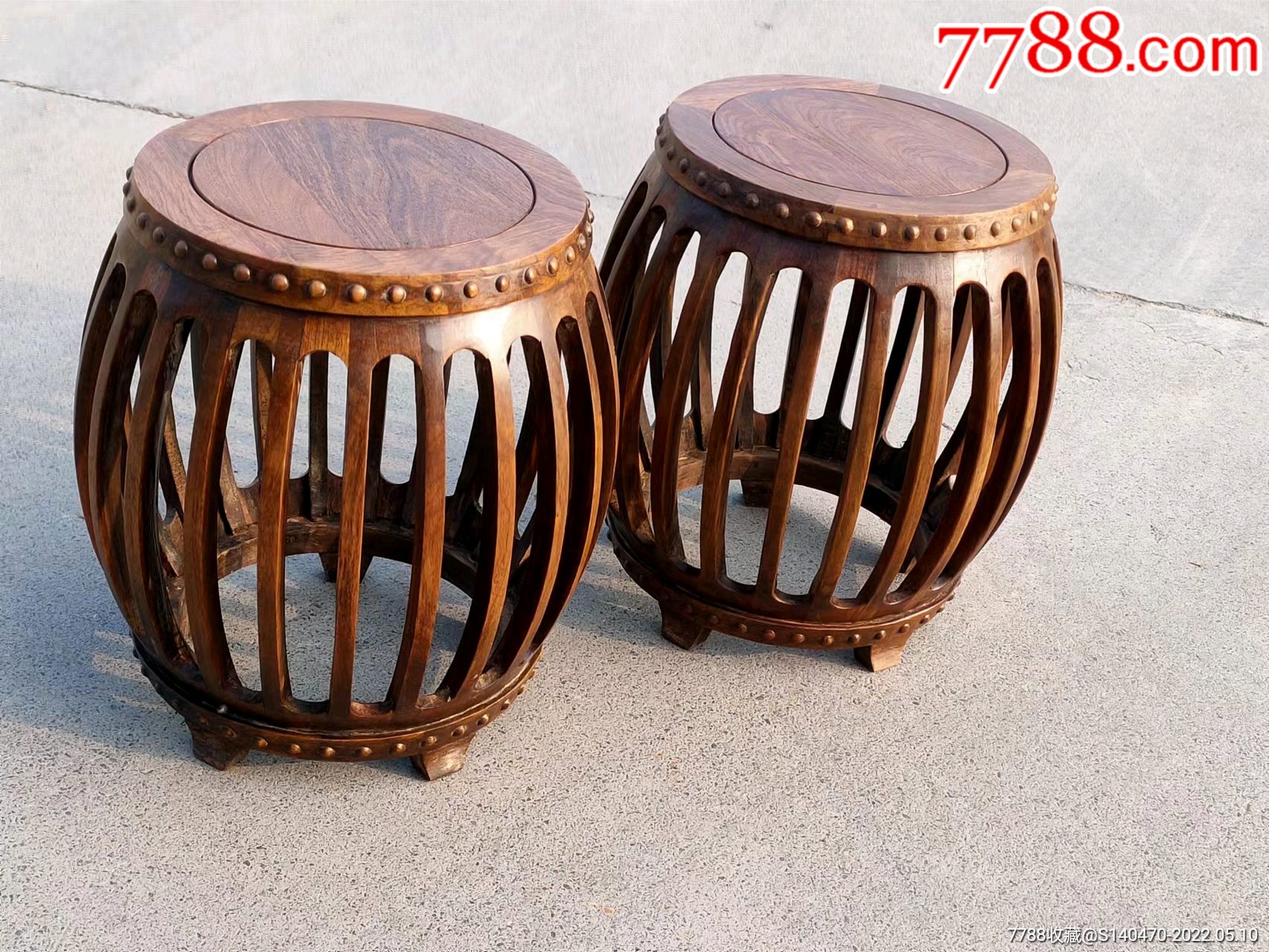 黄花梨圆凳鼓凳一对