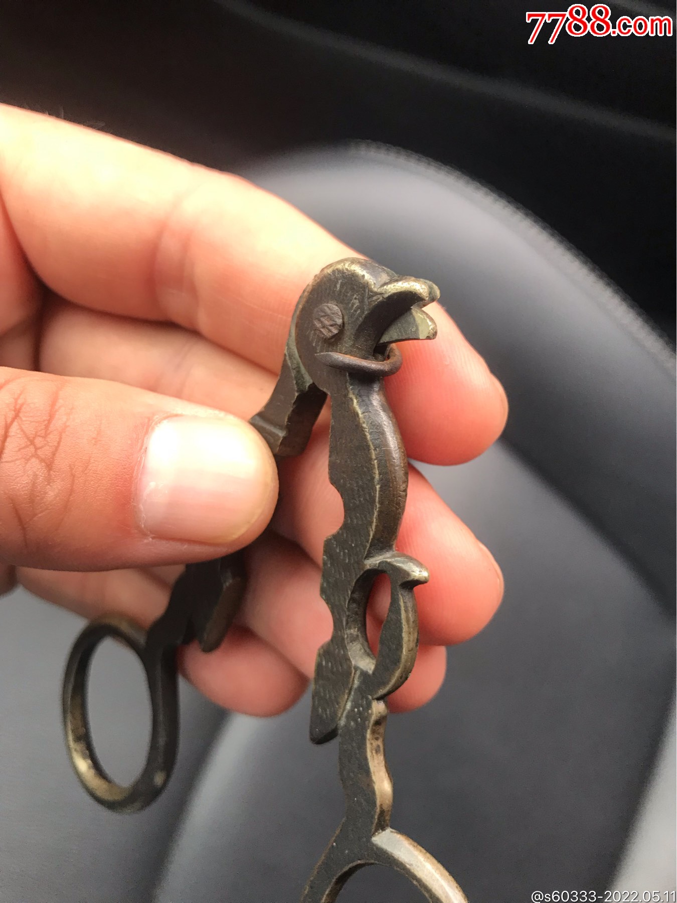 少见的清代铜制鸟形针拔