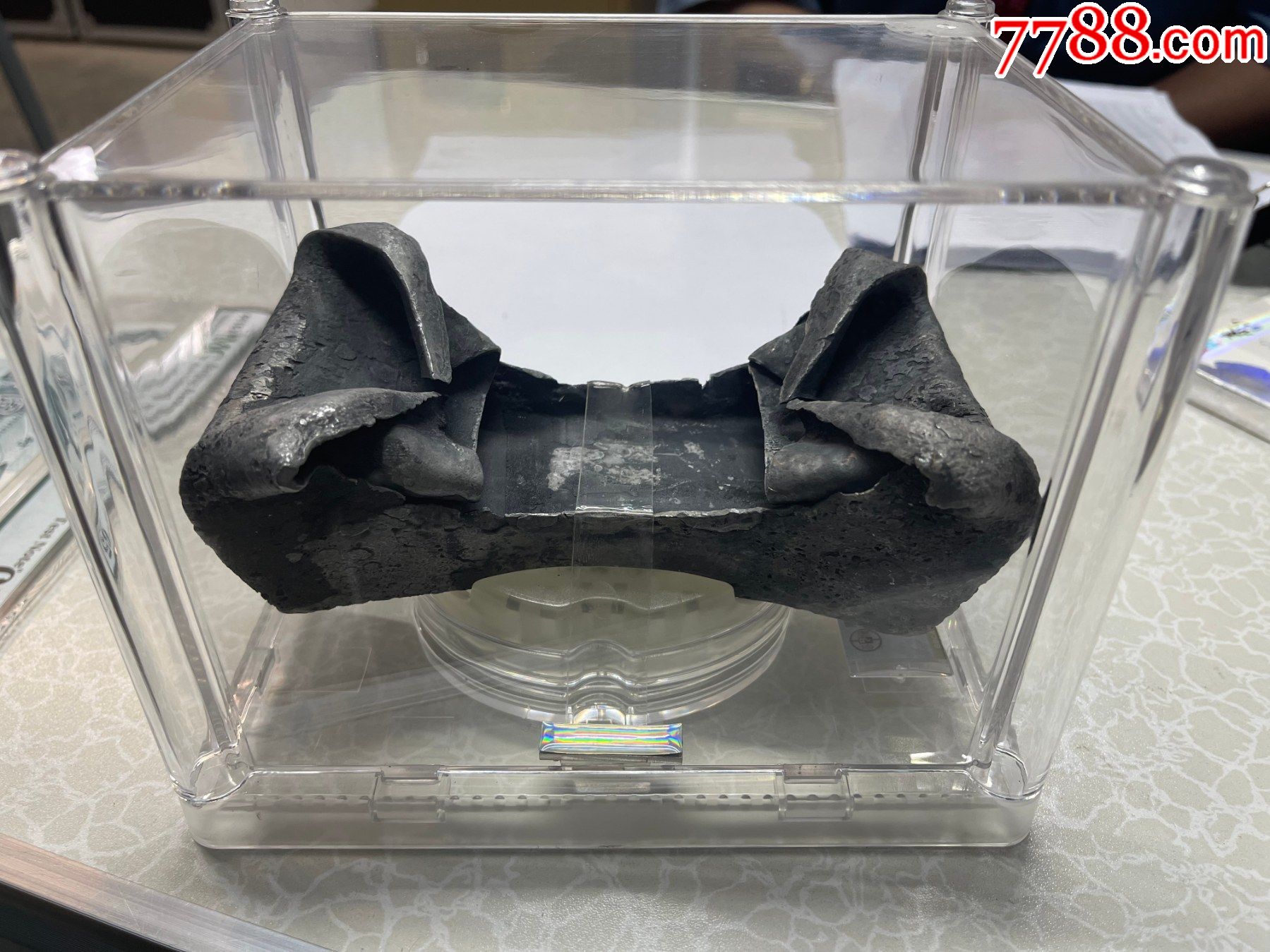 唐代素面船型银铤五十两银锭