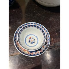 清同治“麒麟送子”粉彩三层文房瓷盒，直径8.5厘米，高8.5厘米